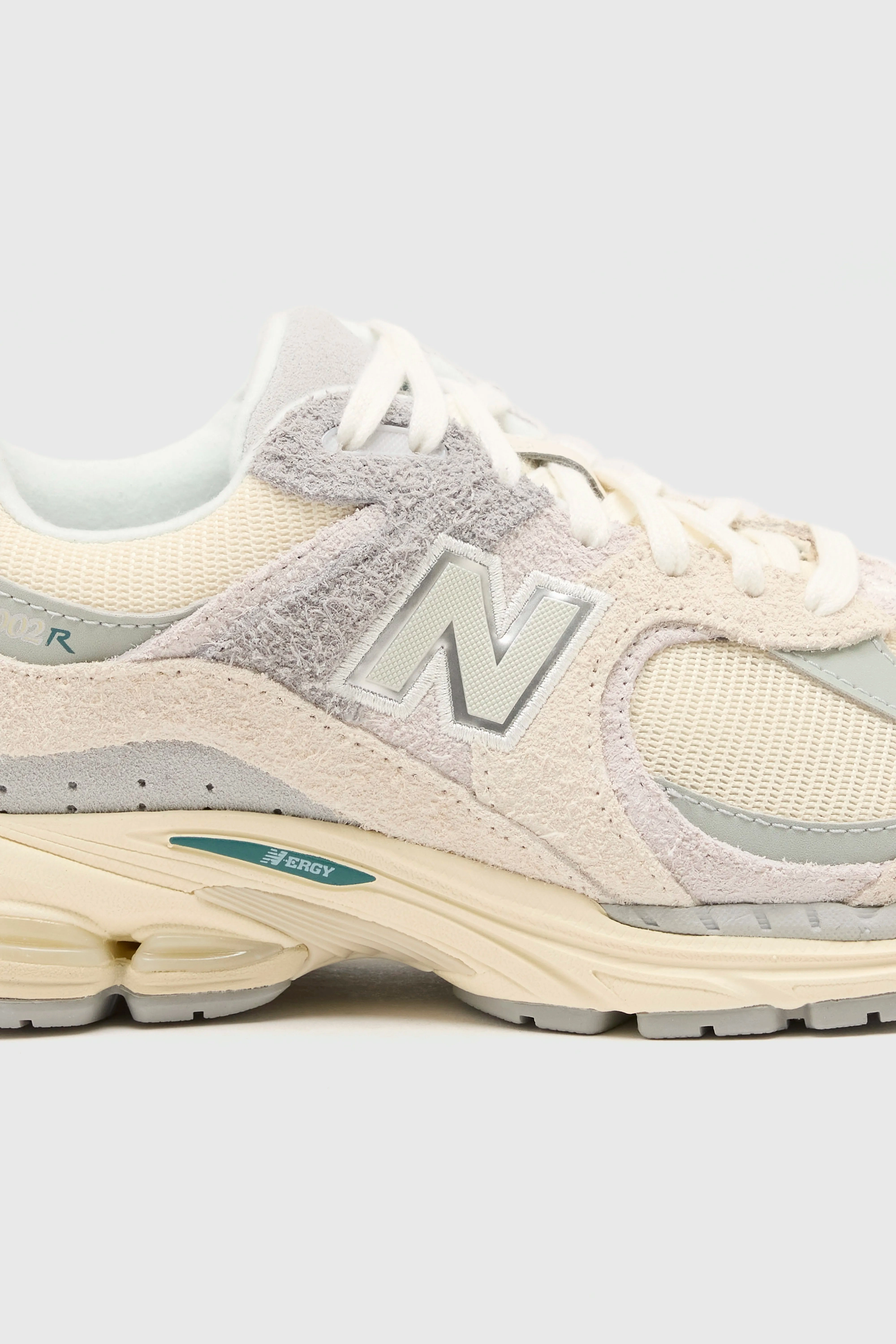 2002R for Women  (251 / W / CREAM) foot - health