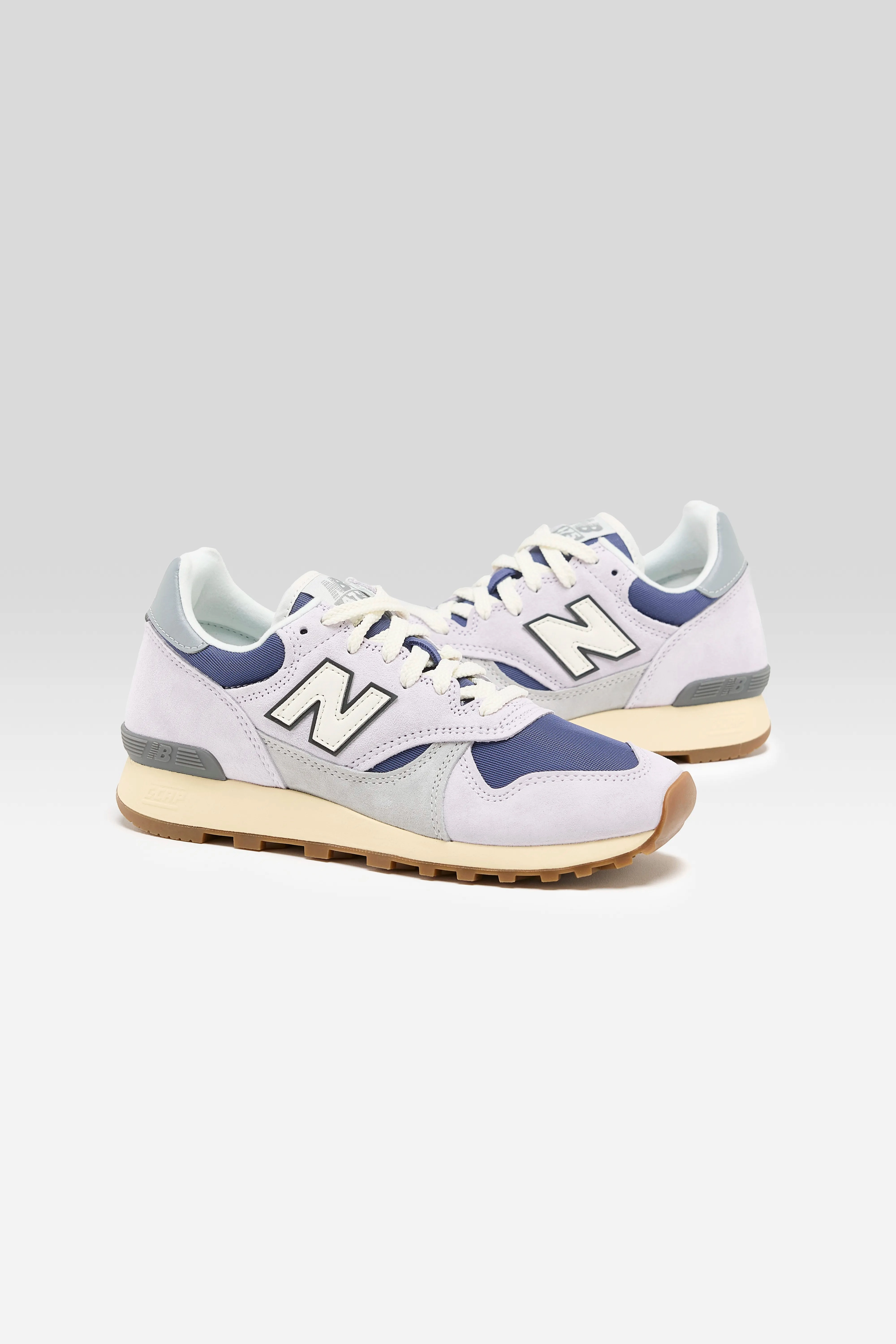 475 for Women  (252 / W / PURPLE) running on downhill shoes