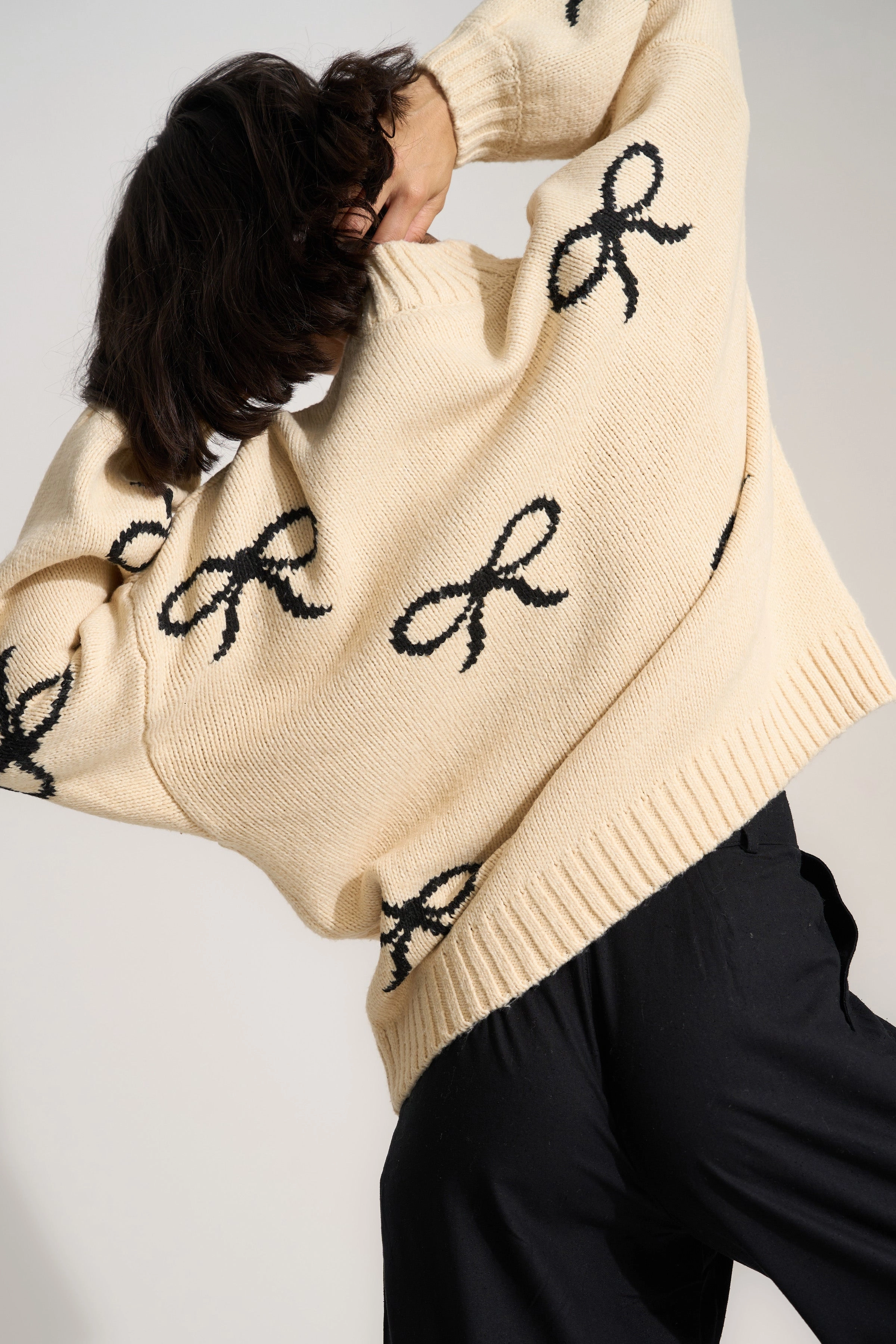 All Season Knitwear Fashion staples Bellamy Pullover - Creme Bow