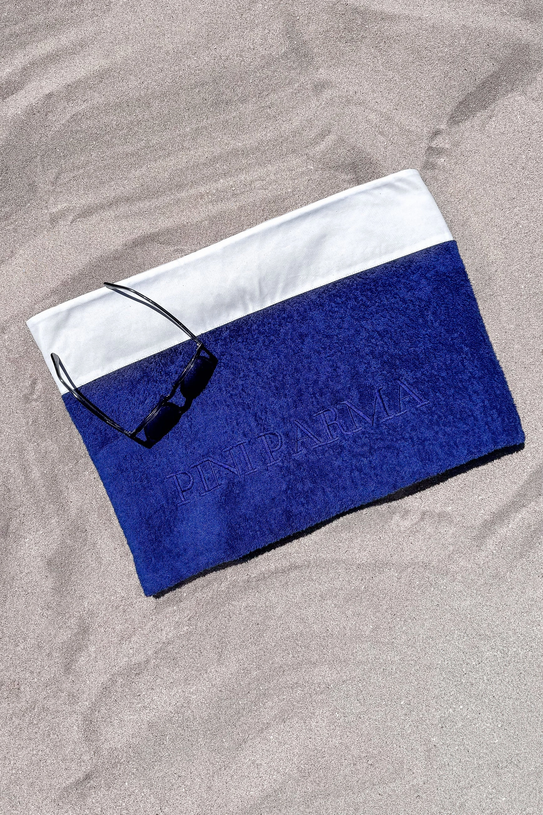 Blue beach towel - Made in Italy V Neckline