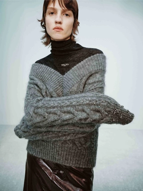 V-neck Cable Knit Sweater Knitted Comfort Cashmere Blend