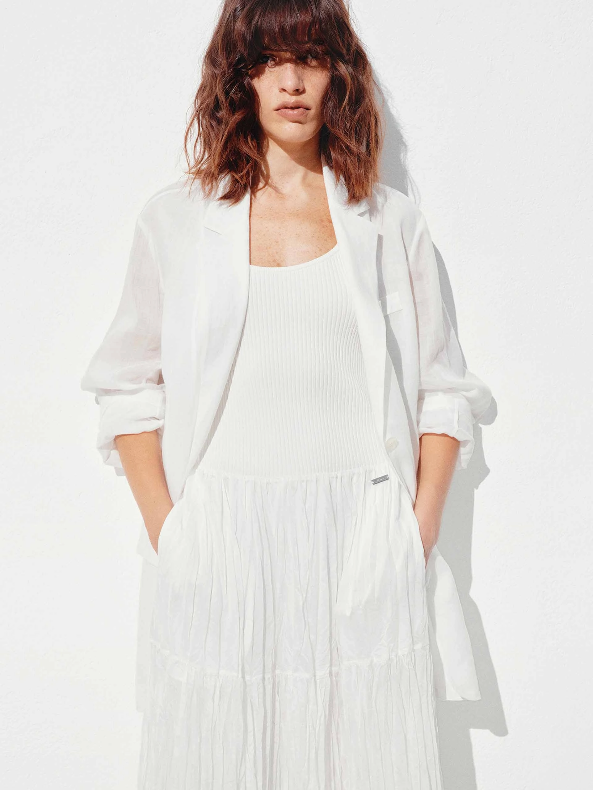 Comfort and Precision Comfy Ramie White Blazer