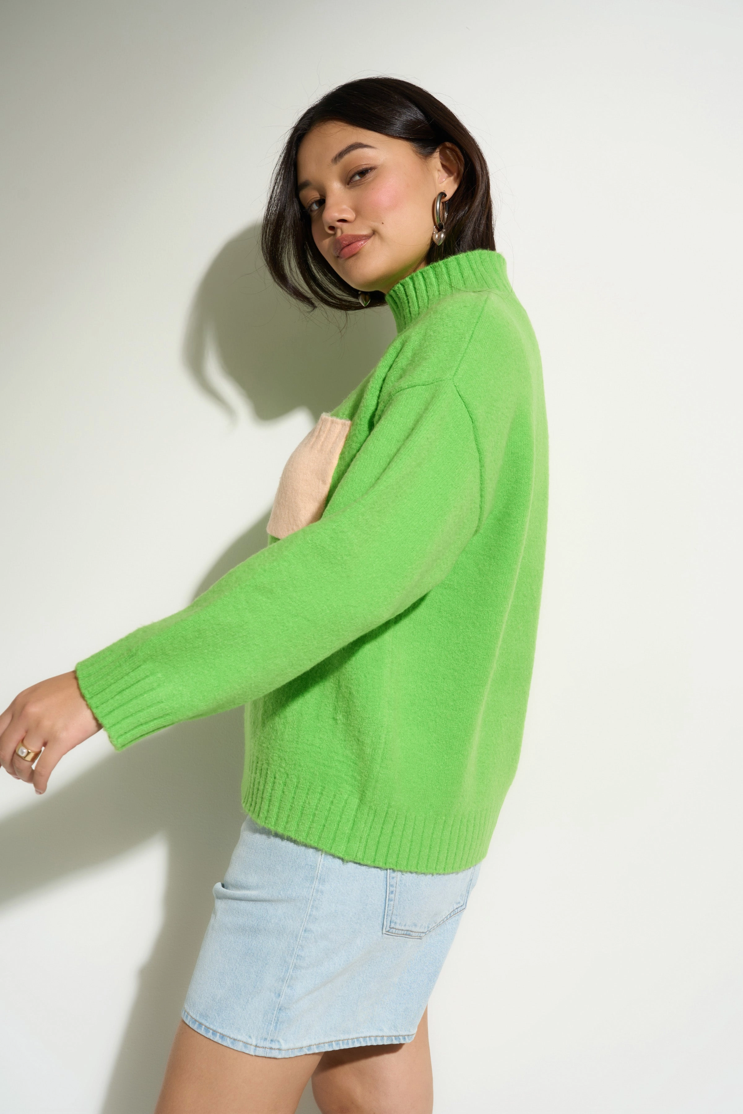Bradley Oversized Turtleneck - Green Comfy Material Hypoallergenic Lining