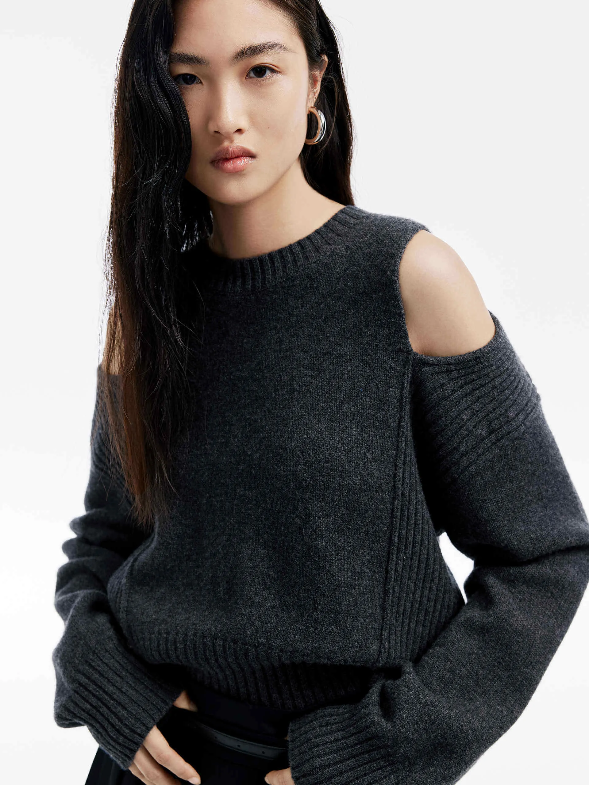 Active Flex Cut Shoulder Wool Sweater