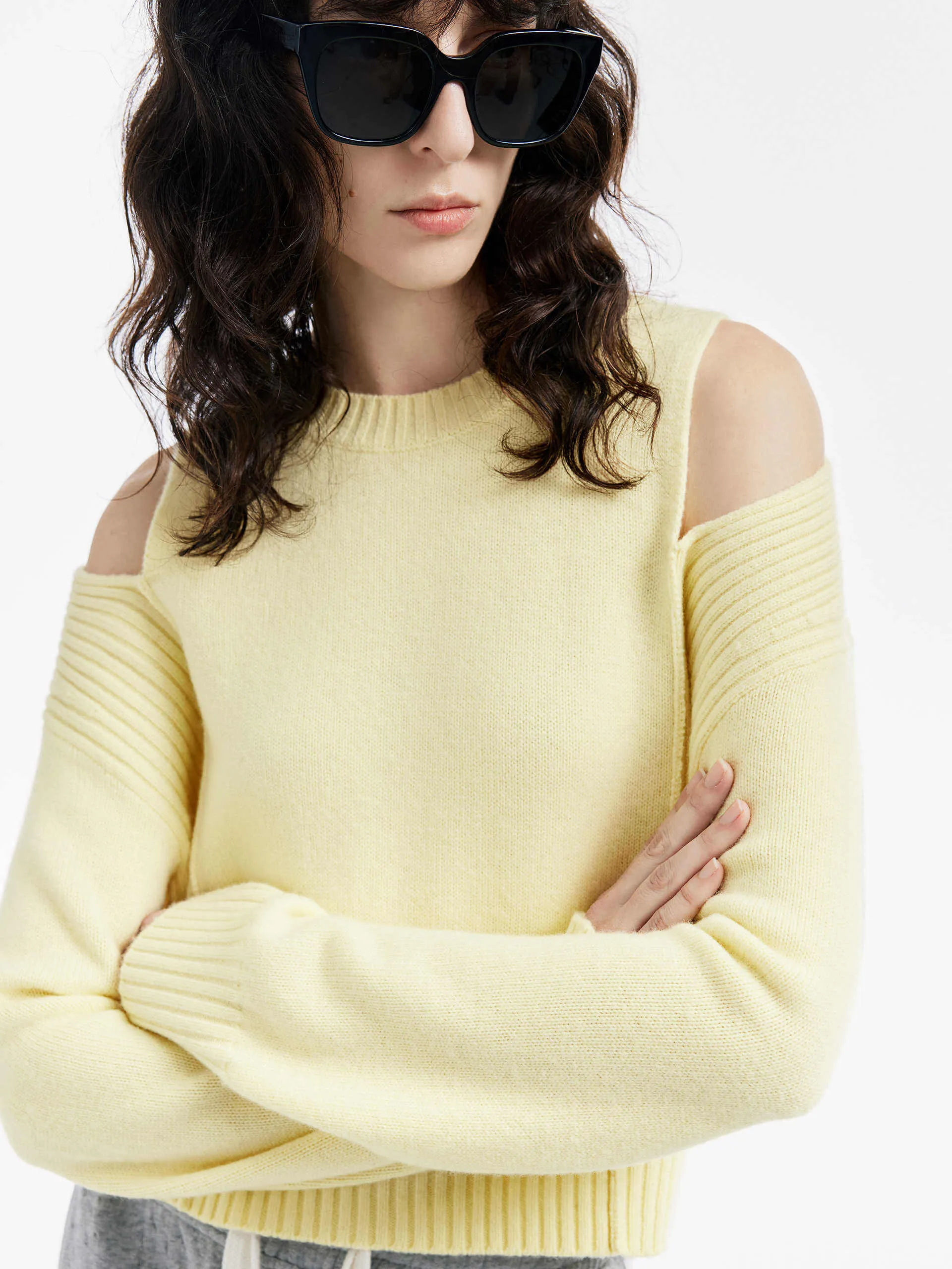 Cut Shoulder Wool Sweater Multi Layer Insulation