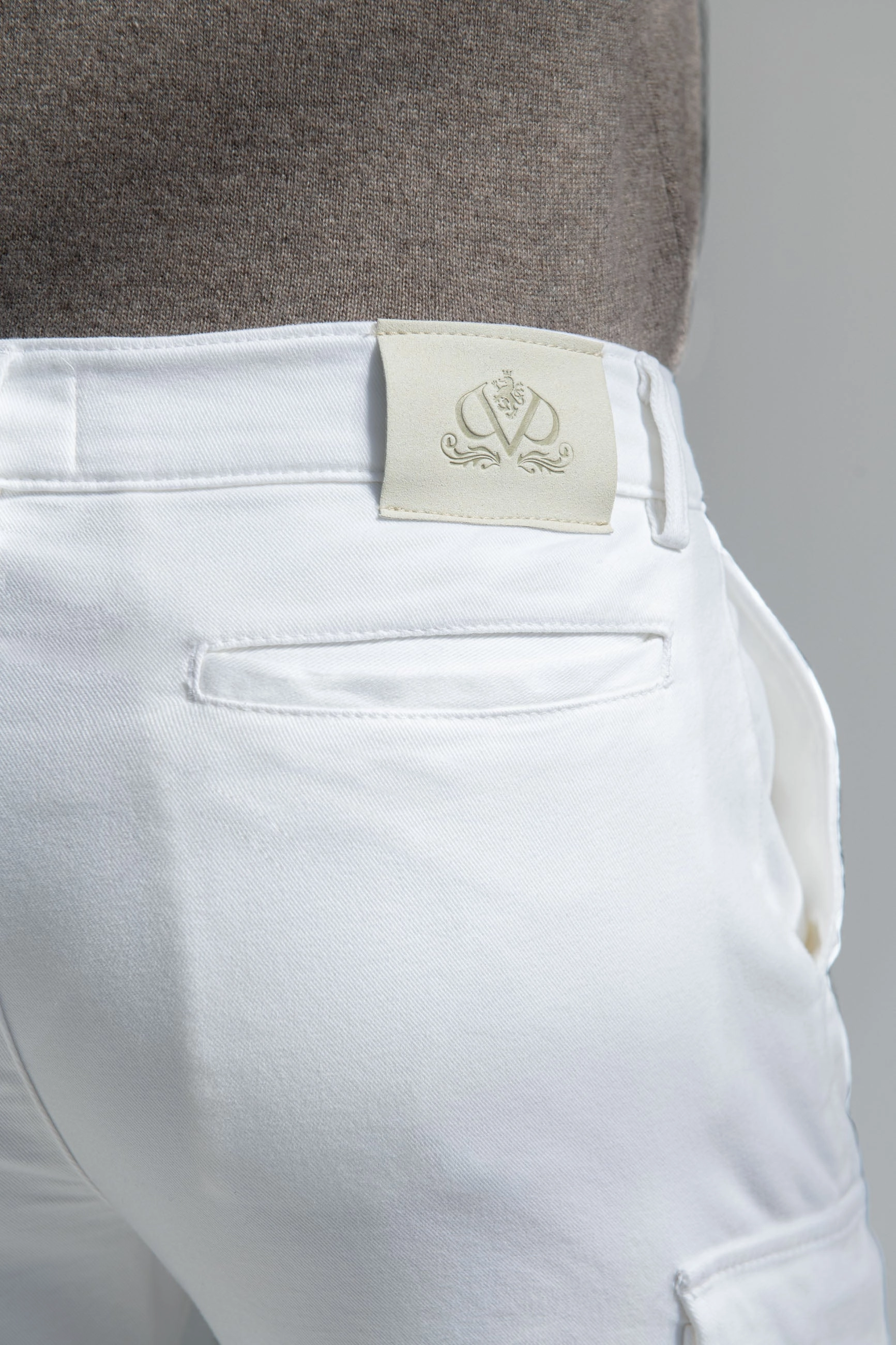 Flexibility Fit Wrinkle Resistant Finish Off-white stretch canvas cargo - Made in Italy