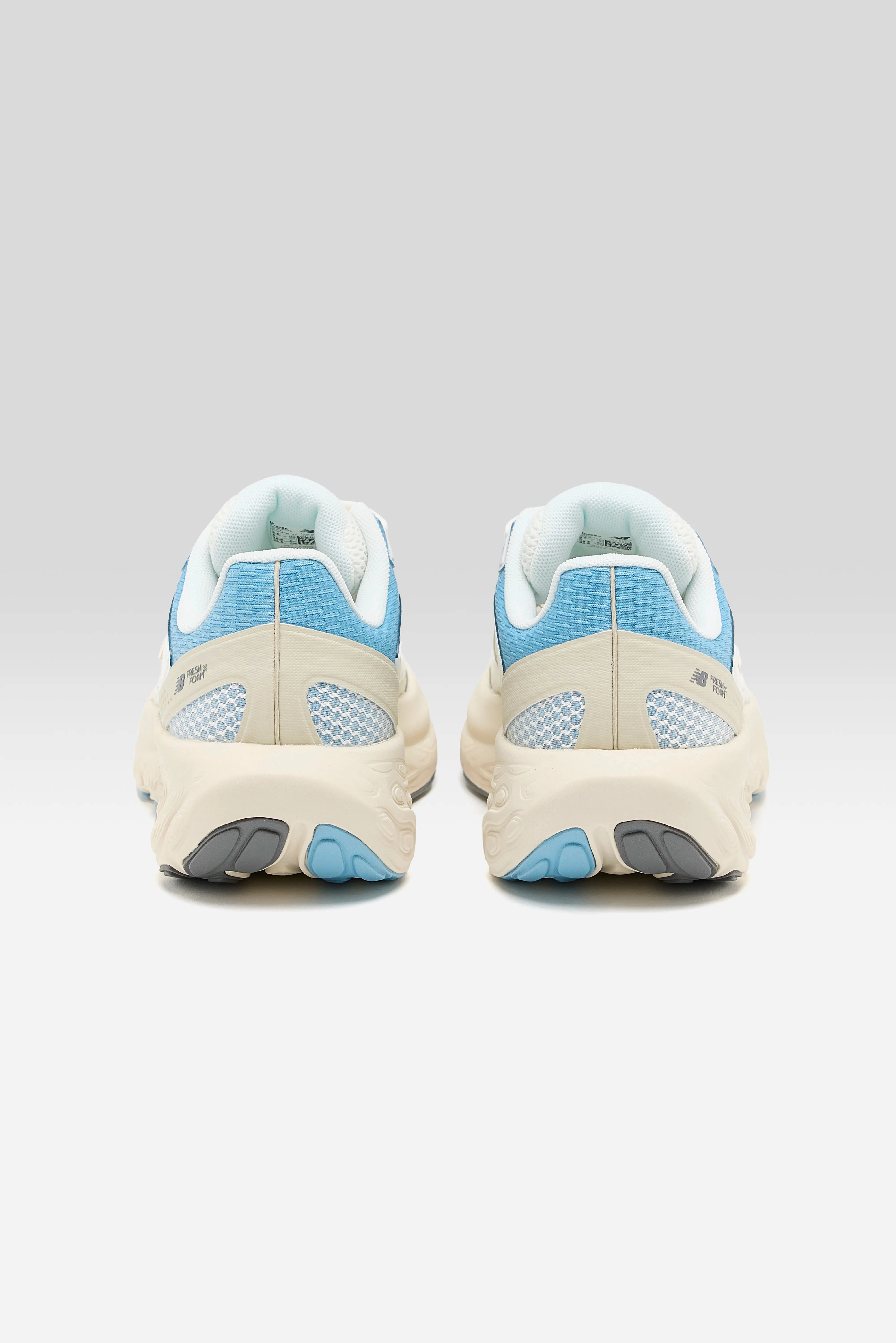 ultramarathons Fresh Foam Trainer for Women  (252 / W / WHITE)