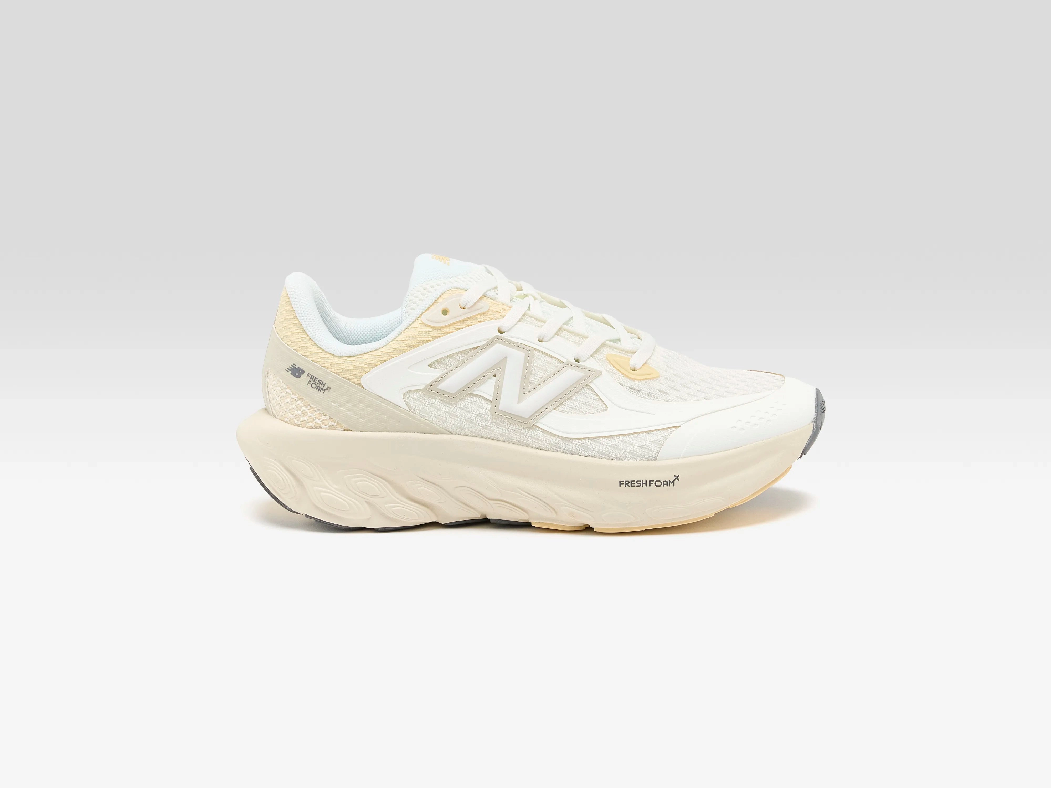 soft - lining Fresh Foam Trainer for Women  (252 / W / WHITE)