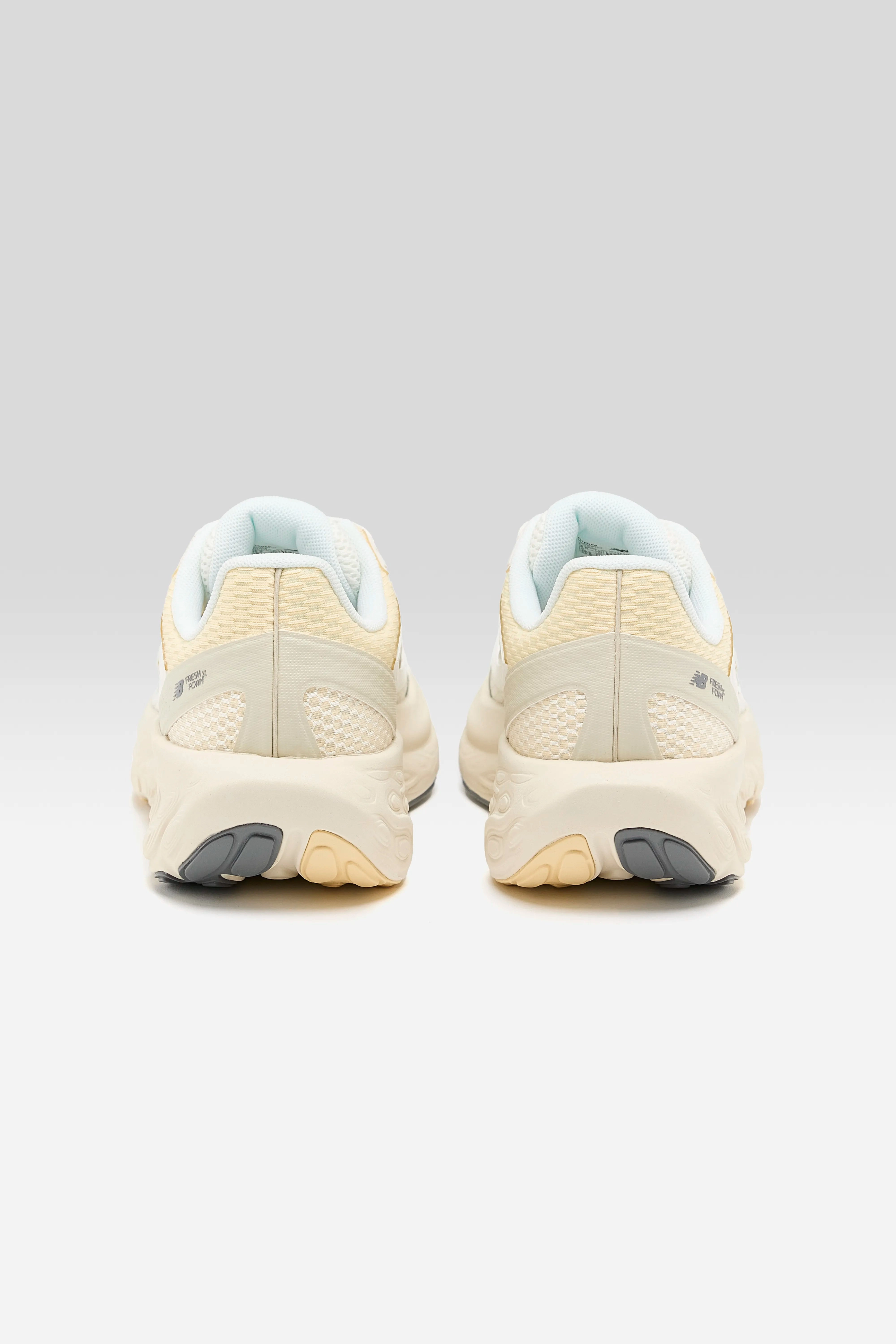 Fresh Foam Trainer for Women  (252 / W / WHITE) Comfortable insoles superhero - themed running option