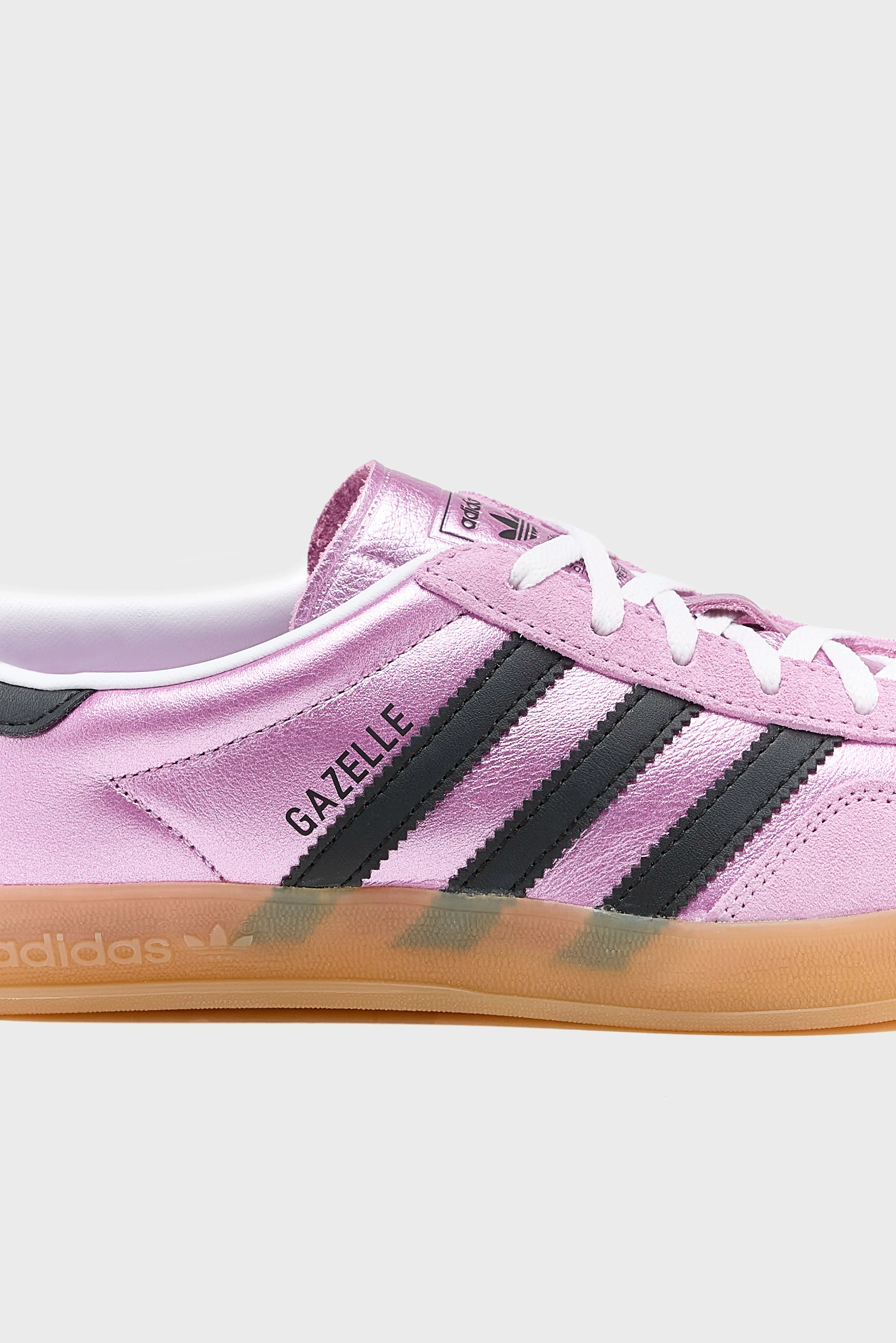 Gazelle Indoor for Women  (252 / W / PURPLE) Centered Lacing Web