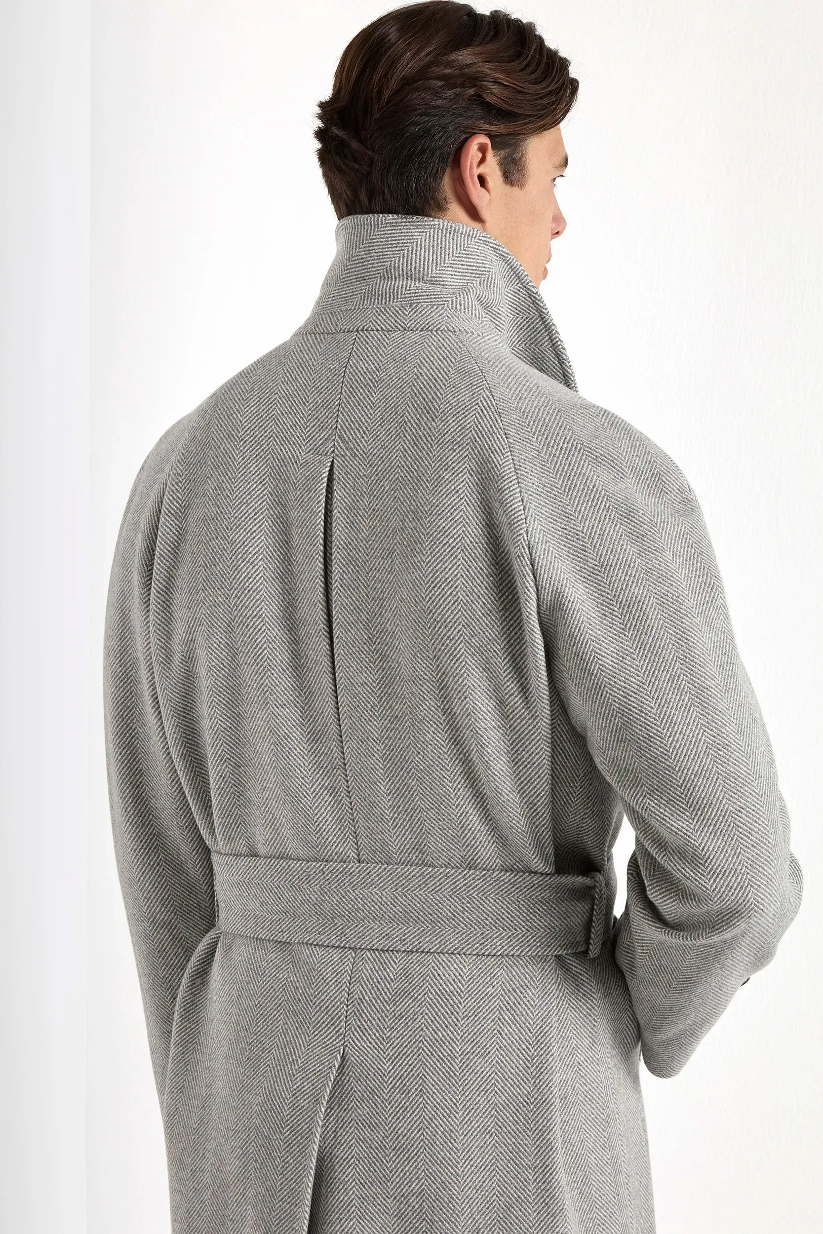 Full Zip Closure Thermo Regulating Grey herringbone raglan coat ?C Made in Italy
