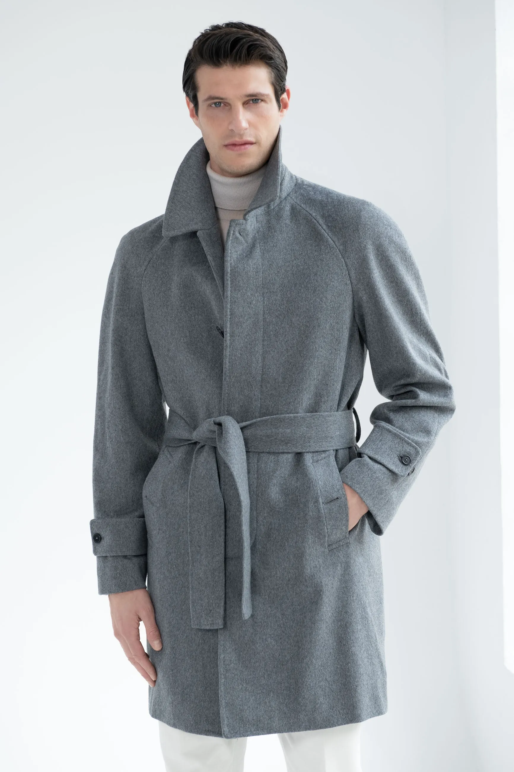 Effortless Travel Wear Grey raglan coat ?C Made in Italy