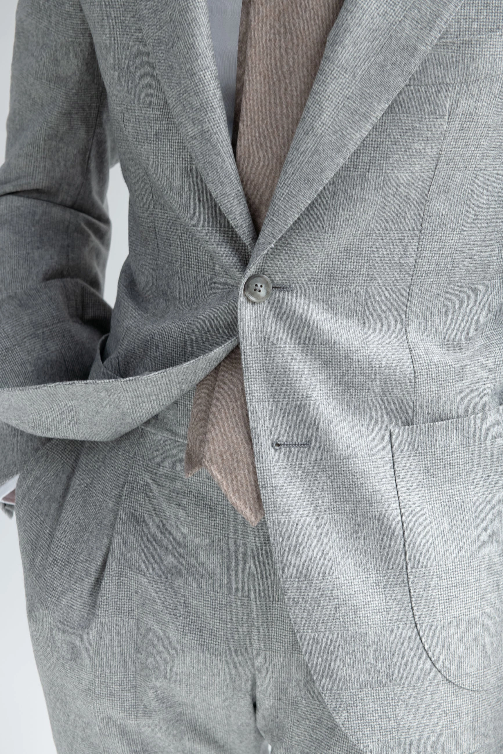 Versatile Design Business Attire Fit Grey Prince of Wales suit "Soragna Capsule Collection" - Made in Italy