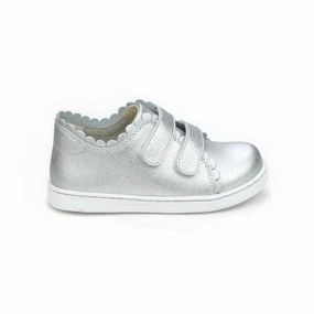Kid's Caroline Scalloped Sneaker In Silver Noise Reducing Sole Cushion Lover