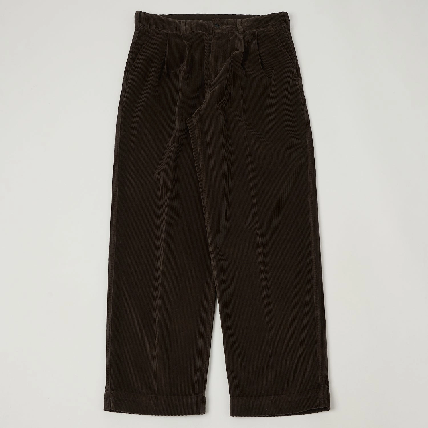 Knickerbocker 'Canal' Pleated Corduroy Trousers - Coffee No Fuss Flat waistband