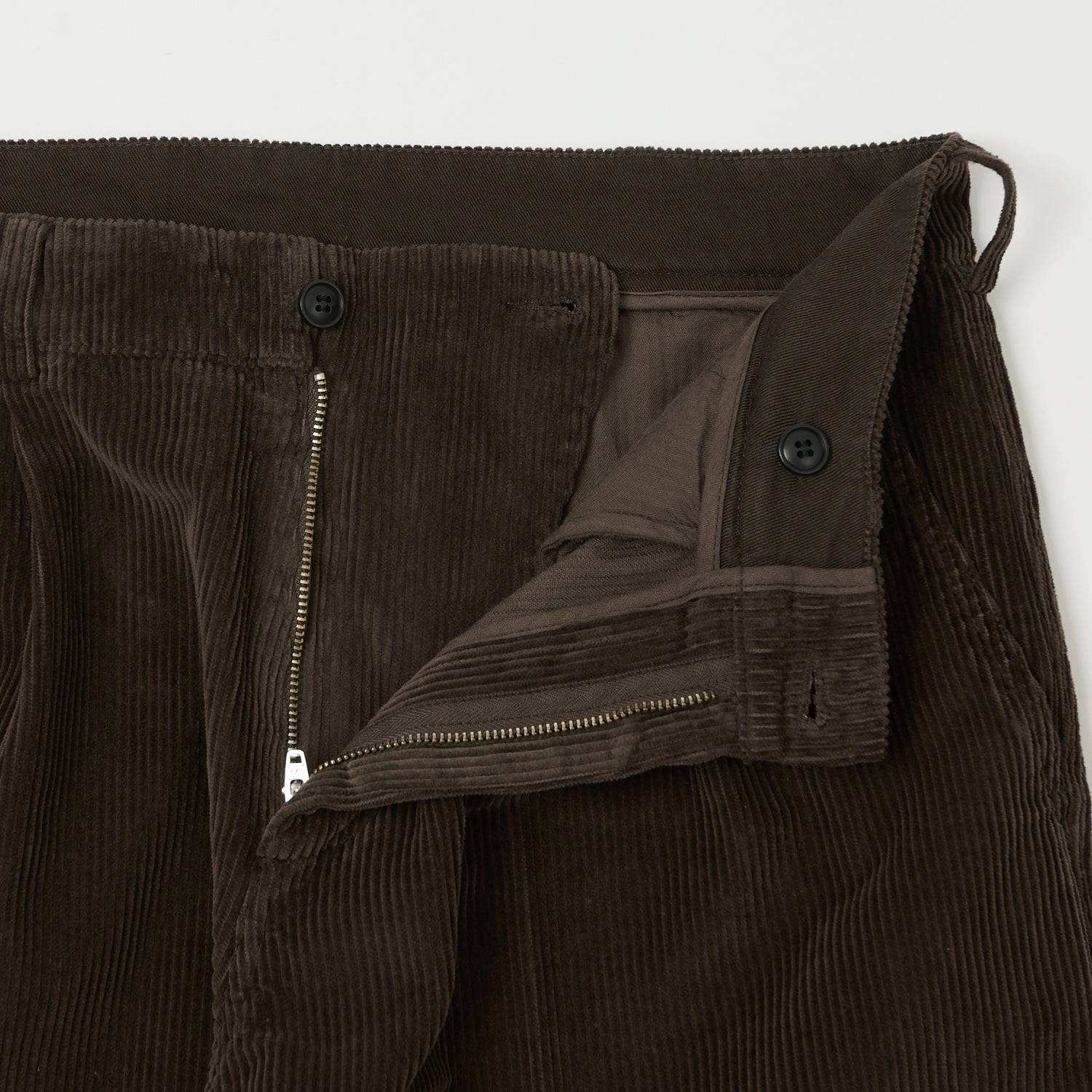 Flexible Motion Knickerbocker 'Canal' Pleated Corduroy Trousers - Coffee