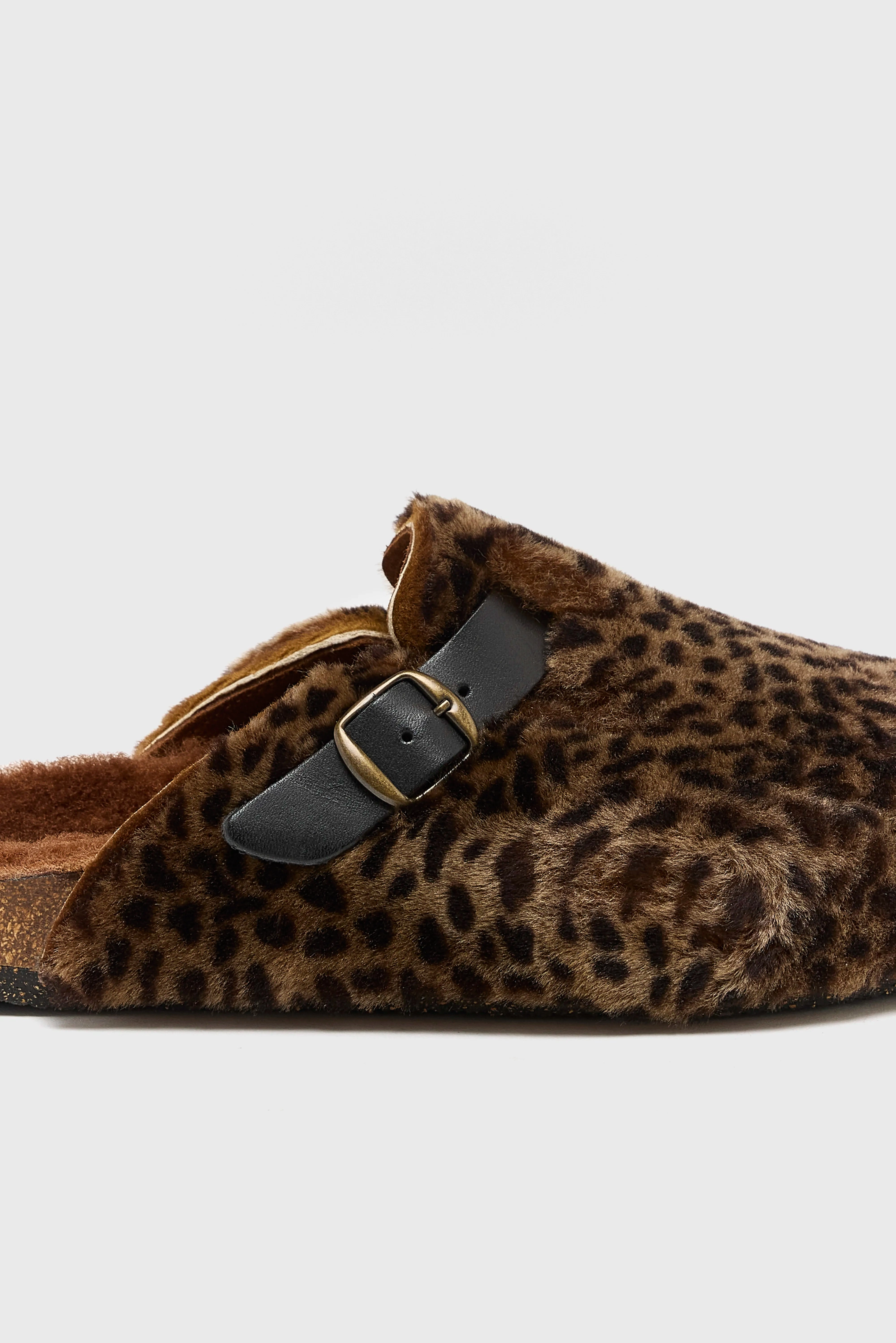 Leopard Sheepskin Clogs  (252 / W / BROWN) Home Essential