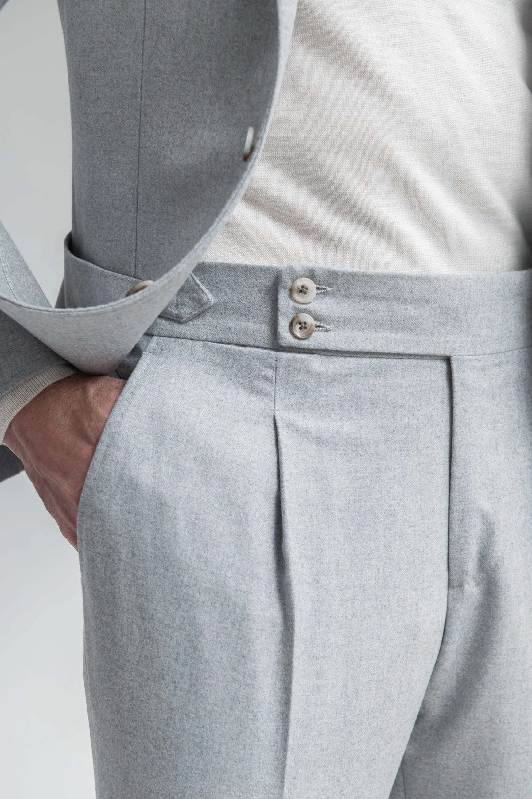 Elegant Wear Flawless Office Fit Light blue herringbone wool and cashmere suit ?C Made in Italy