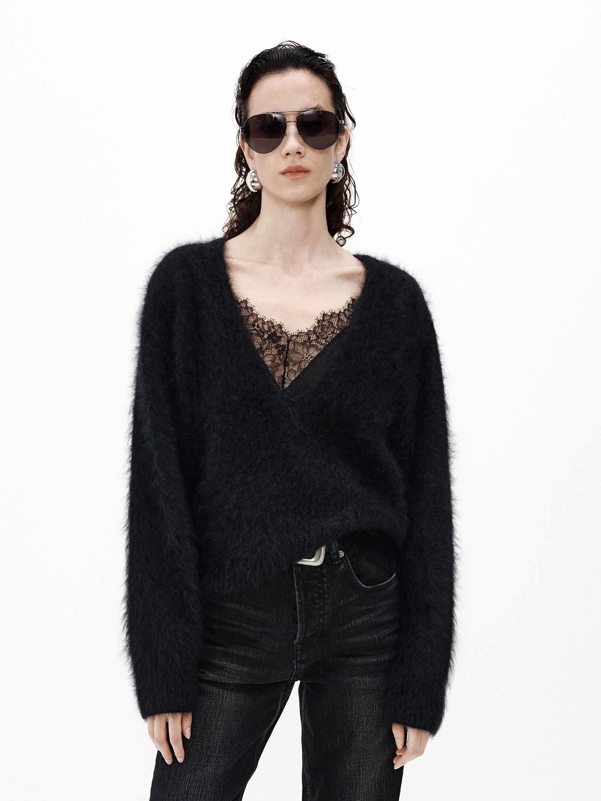 Deep V-neck Cashmere Sweater Chill Wear Comfort Flex Fit