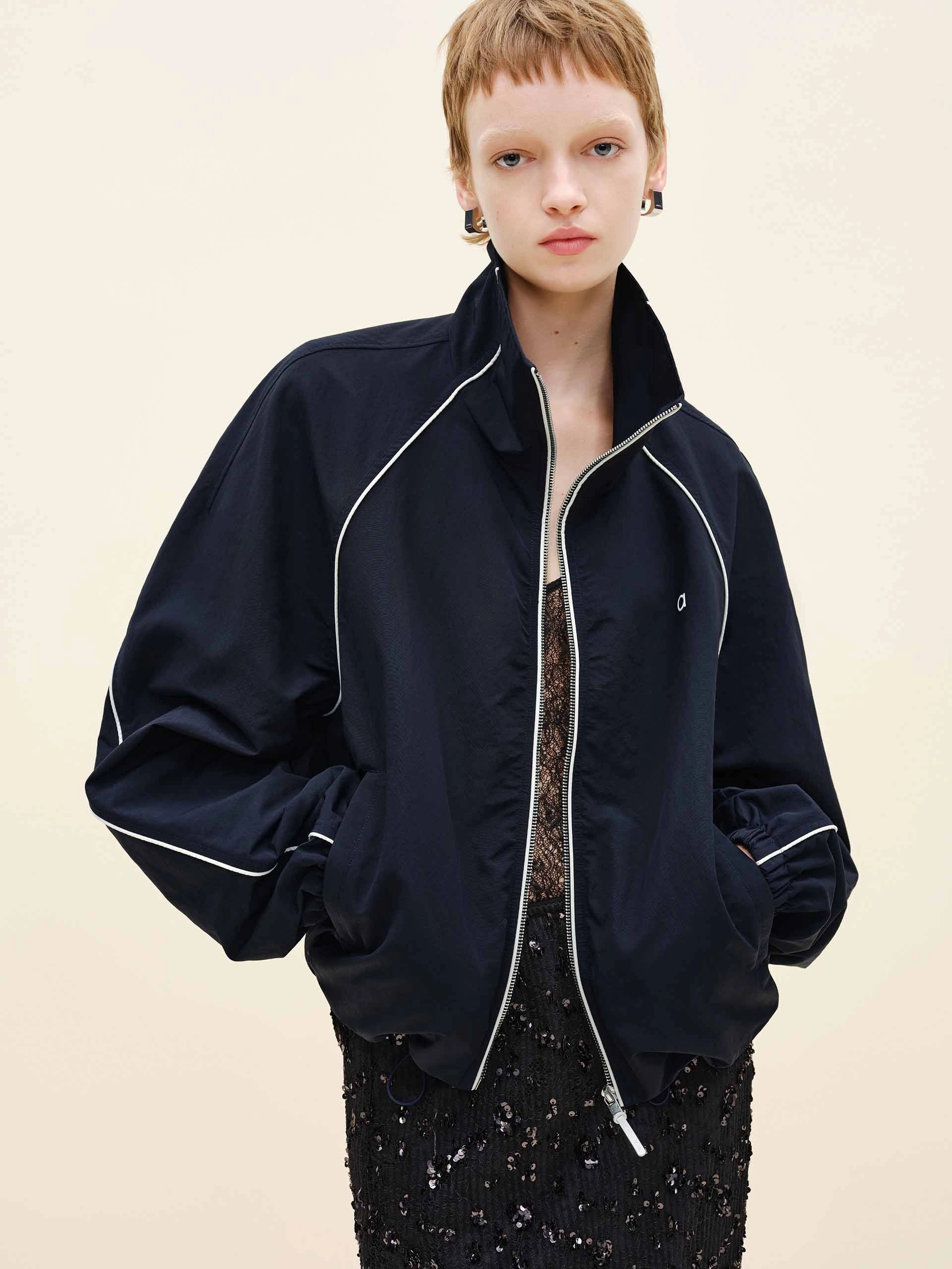 Zipper Closure Sport Jacket Breathable Design LightweightInsulation