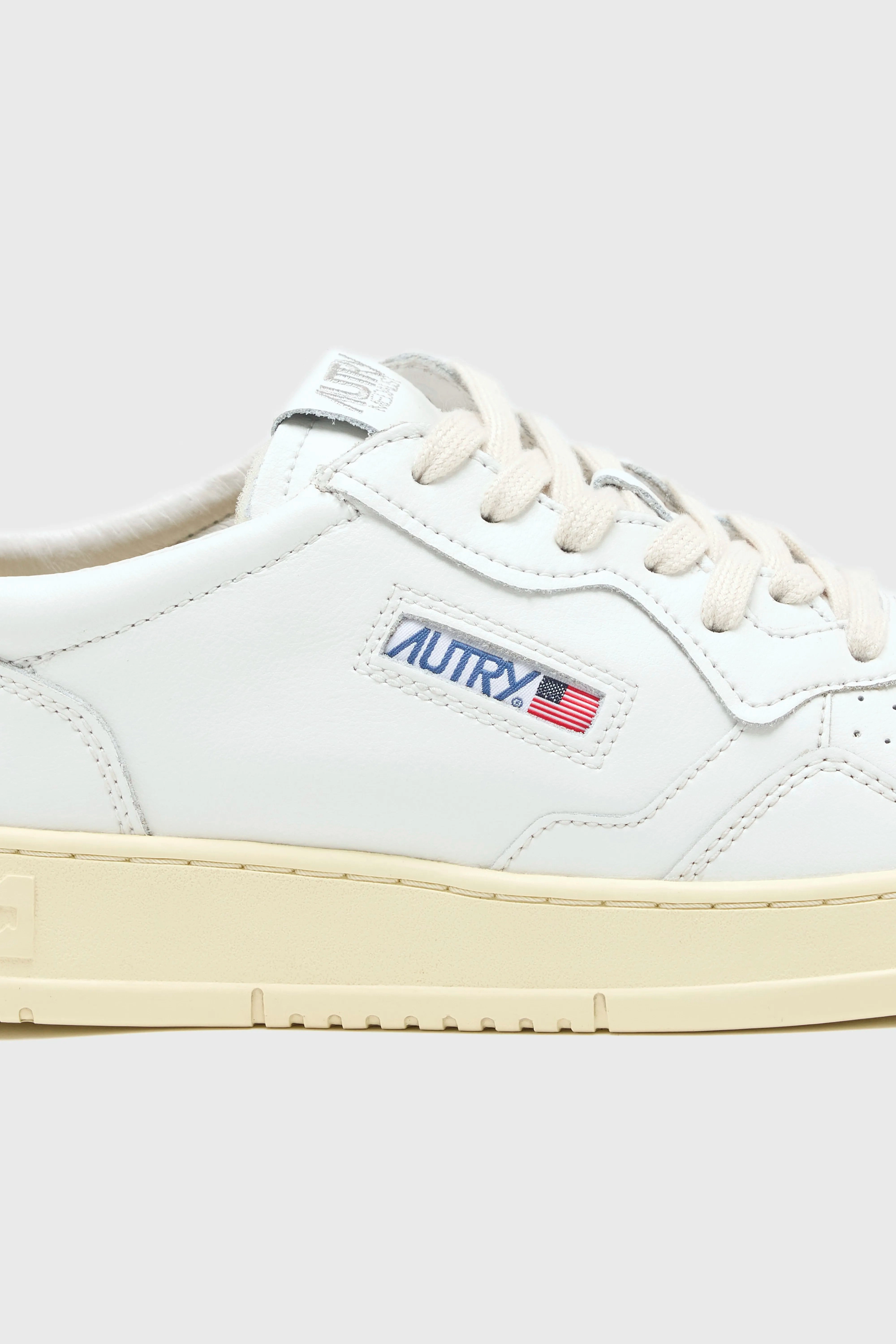 Medalist Low for Men  (251 / M / BLACK) Tpu Stability Frame moisture - wicking lining shoes