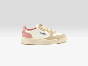 Medalist Low Super Vintage for Women  (252 / W / BEIGE) running in forest shoes All Day Comfort Padding