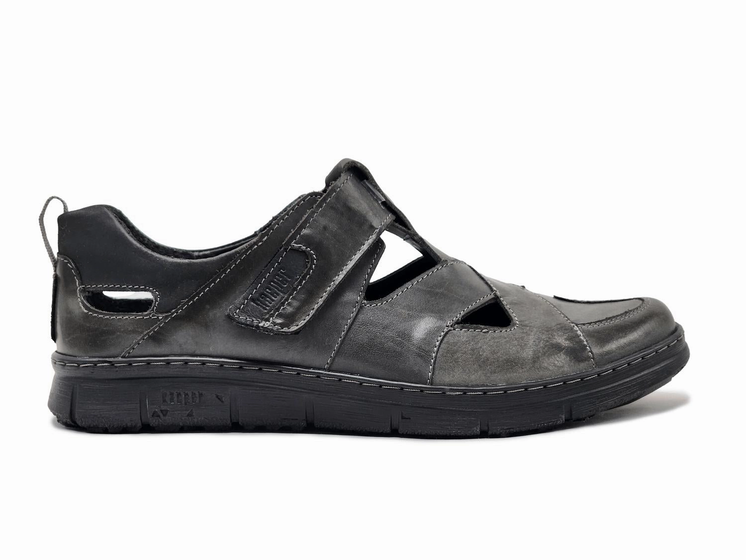 Swift Walk Stacked Traction Lugs Men's Everyday Closed-Toe Leather Sandals In Graphite