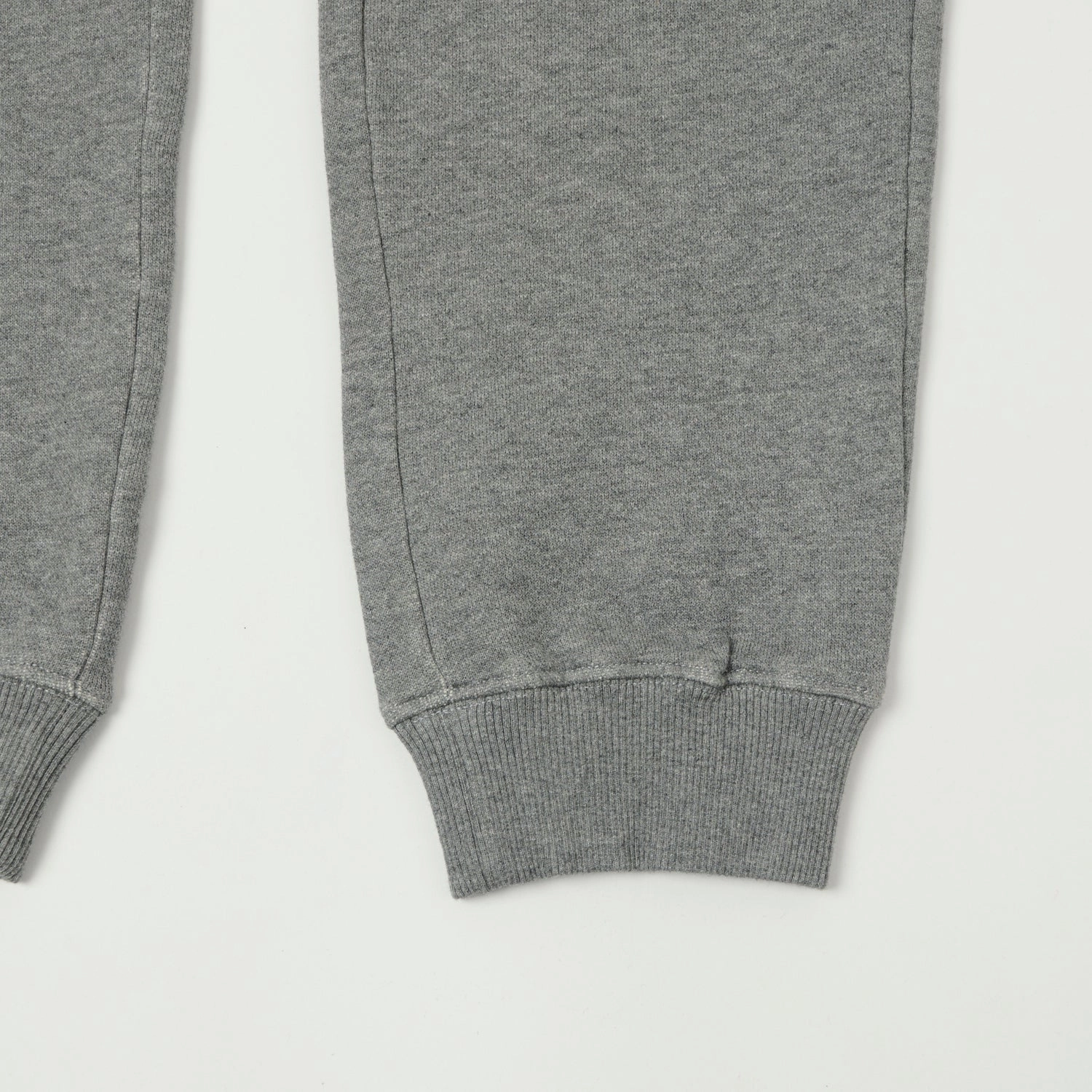Training Fit Light Fit Merz b. Schwanen 'Good Basics' Classic Sweatpants - Grey Melange