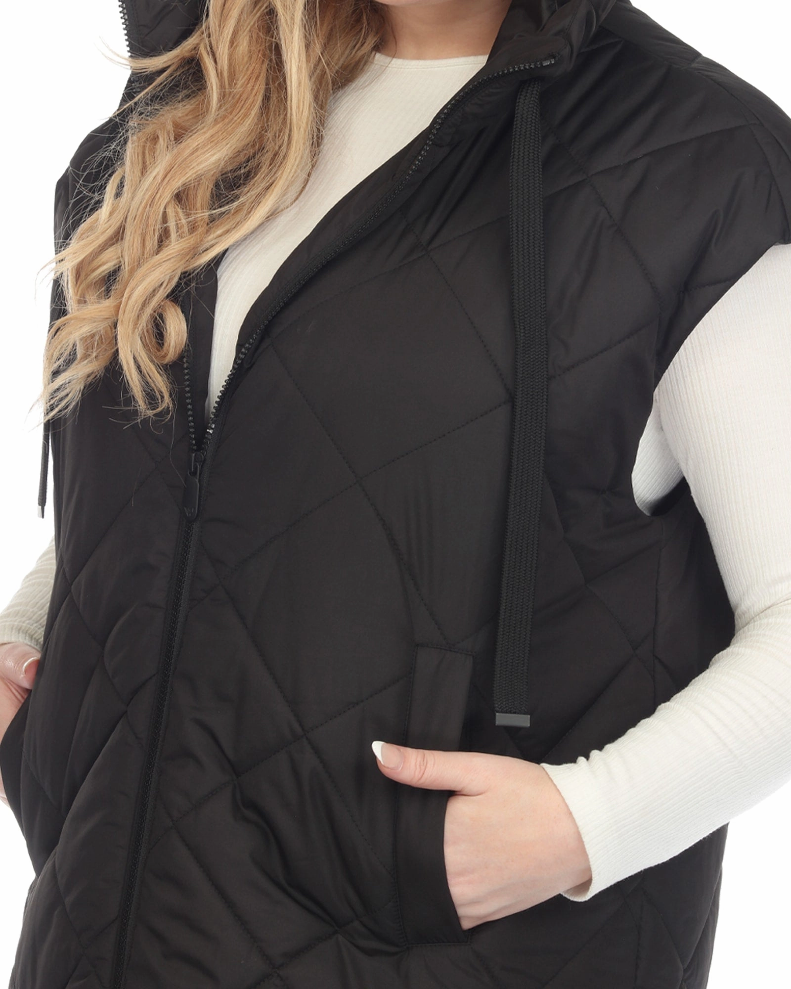 Morning Chill Women's Diamond Quilted Hooded Puffer Vest | Black