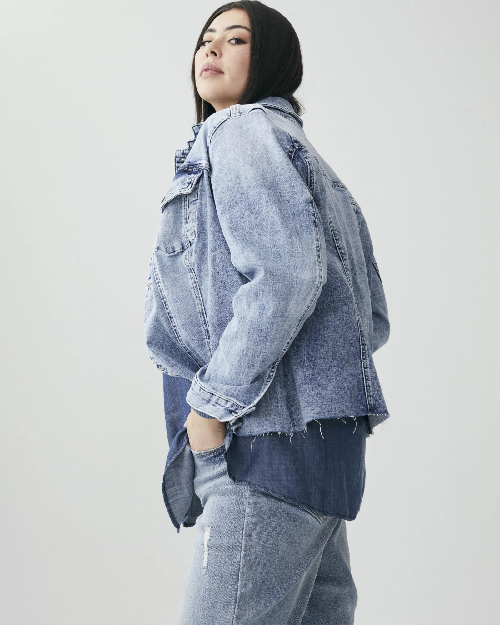 Clock Reinforced Stress Points Martha Raw-Hem Denim Jacket | Light Wash