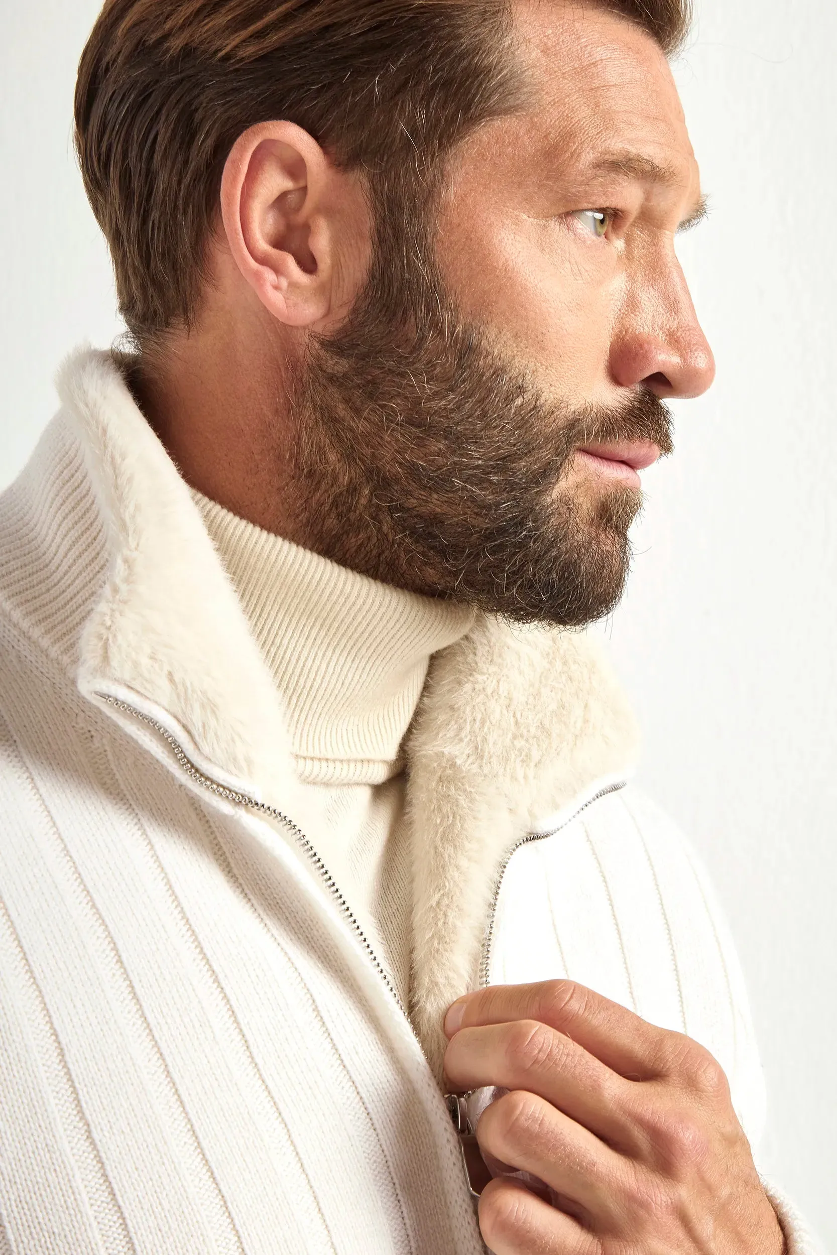 Off-white ribbed cashmere bomber with fur - Made in Italy Articulated Knees Ventilated Back