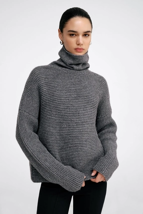 Light Comfort Relaxed Knit Pia Turtleneck Sweater