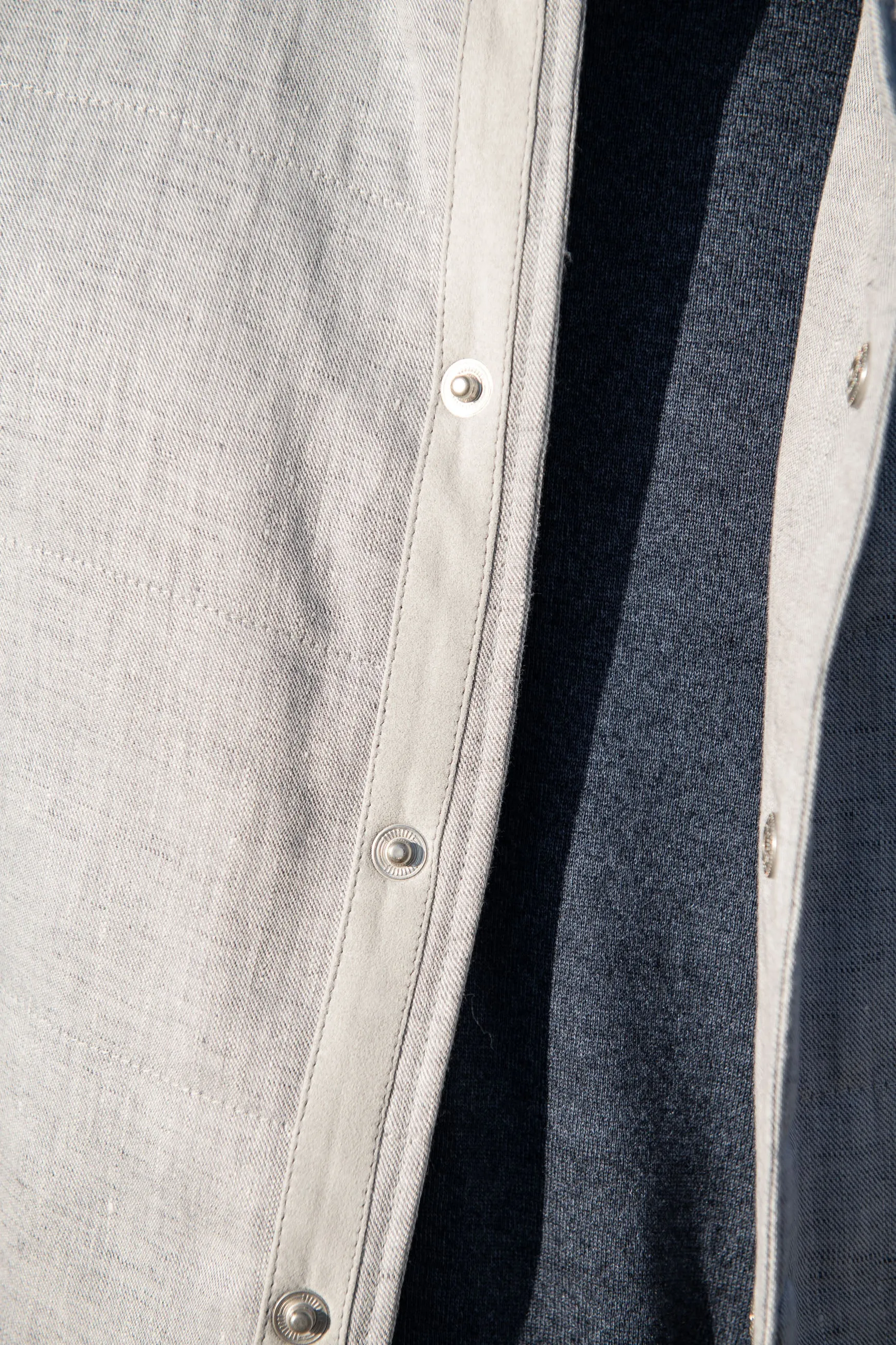 Chalk grey linen vest ?C Made in Italy ReflectiveTrimDetails