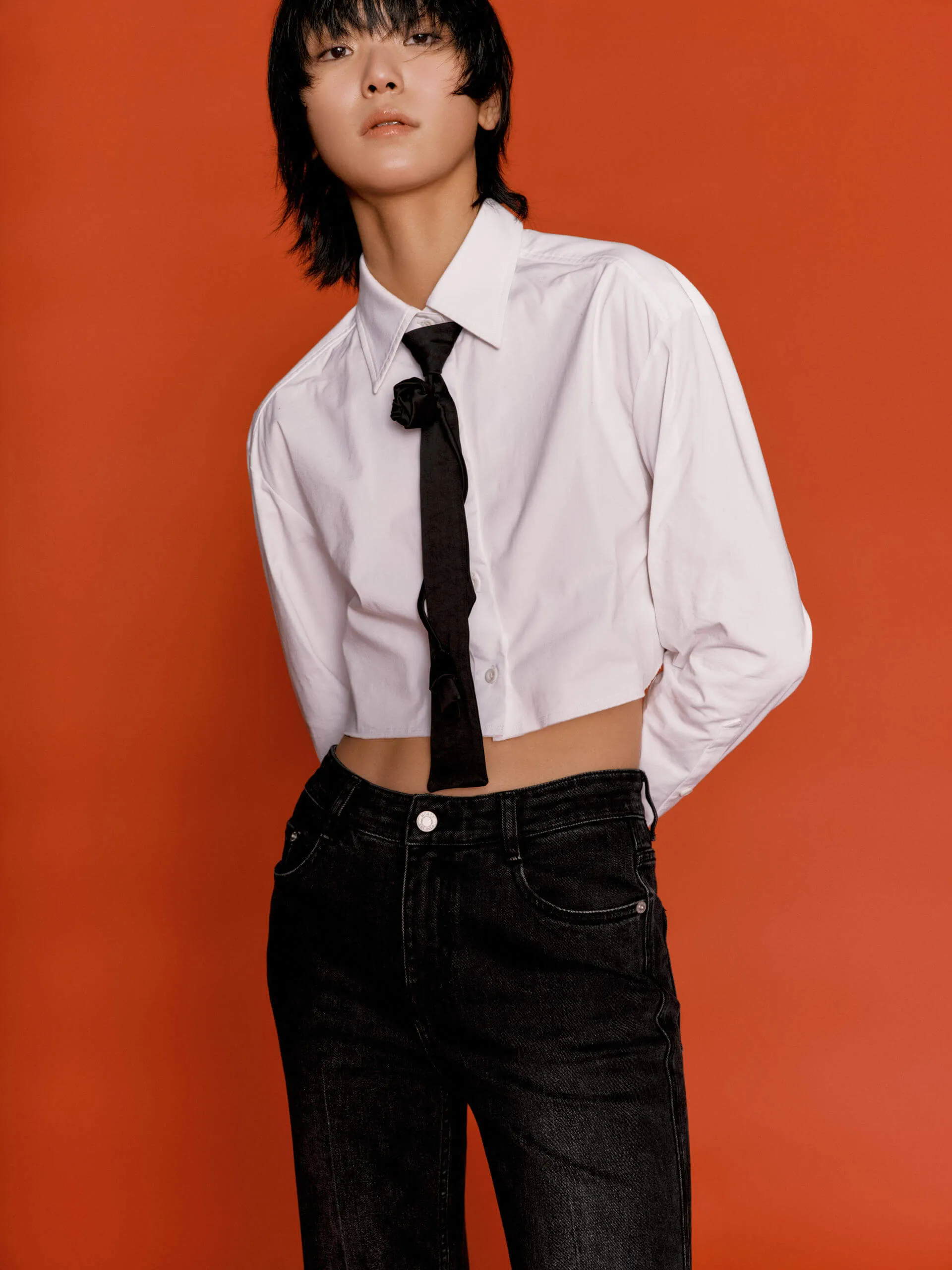 Lightweight texture Rose Tie Cropped Shirt