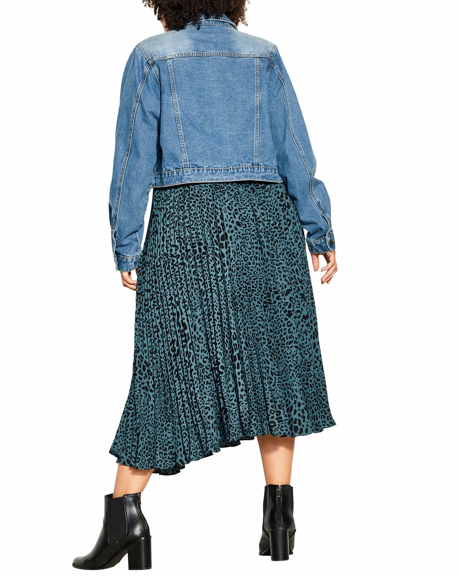 Rylee Denim Jacket | Light Wash Adjustable Cuffs Smooth Surface