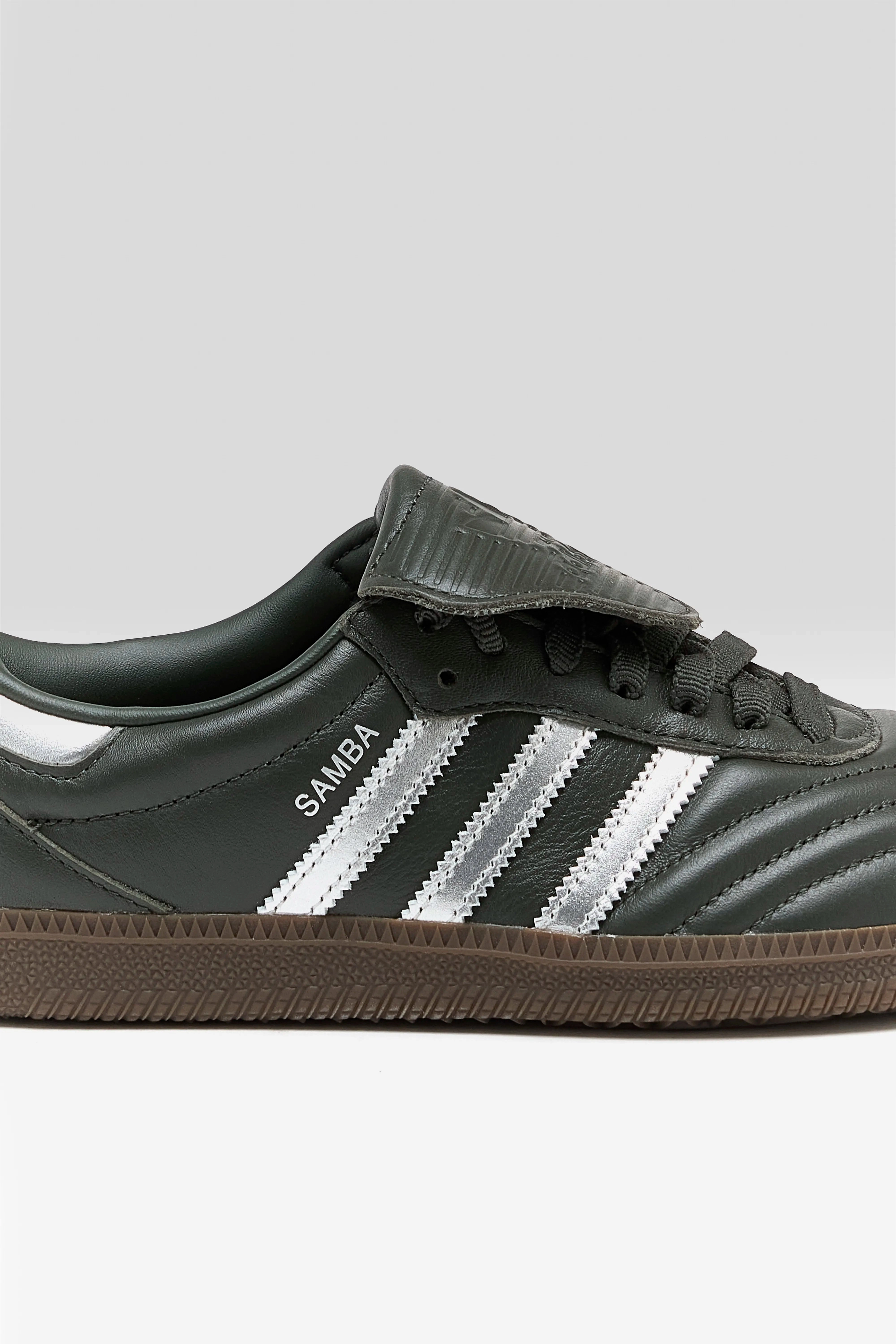 Samba LT for Women  (252 / W / BLACK) Comfort Technology