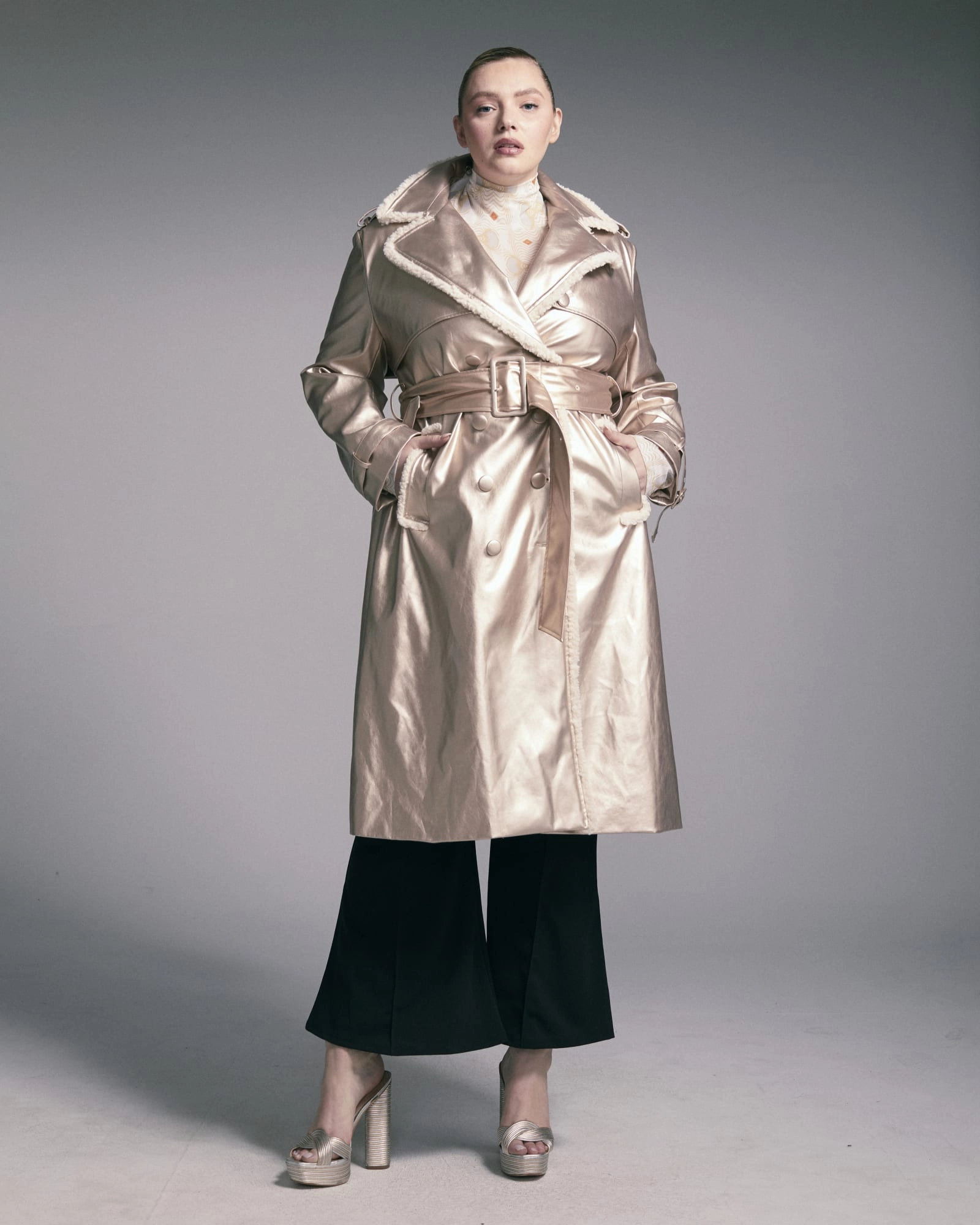 Criticism Shearling Edge Gold Trench Coat | Gold