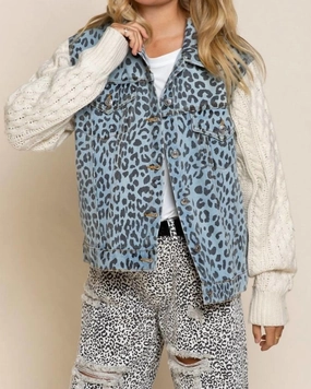 Denim Jacket With Cable Knit Sleeve in Leopard/Cream | Leopard/Cream Street Smart snowboarder