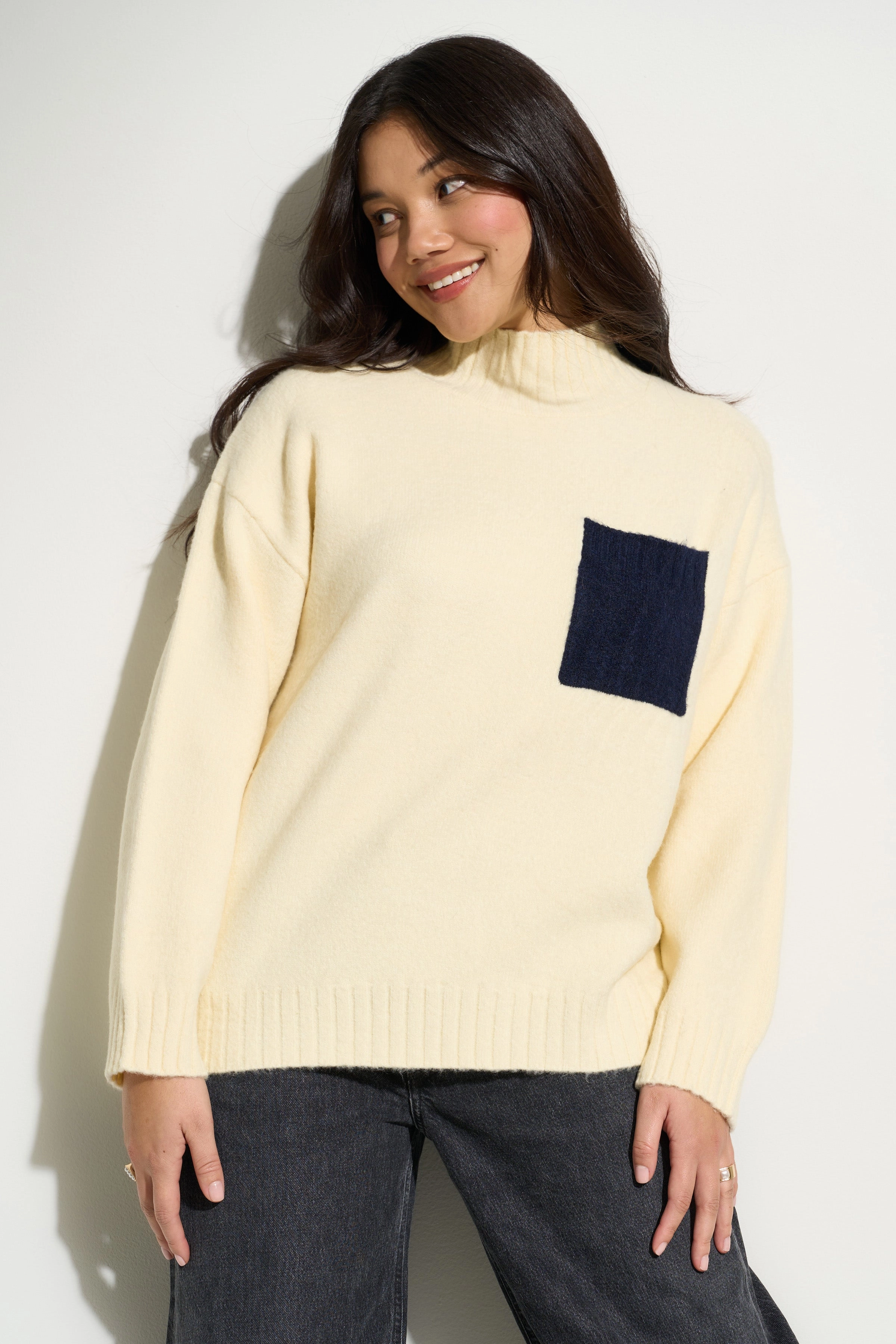 Bradley Oversized Turtleneck - Creme Smart Style Snug Fit