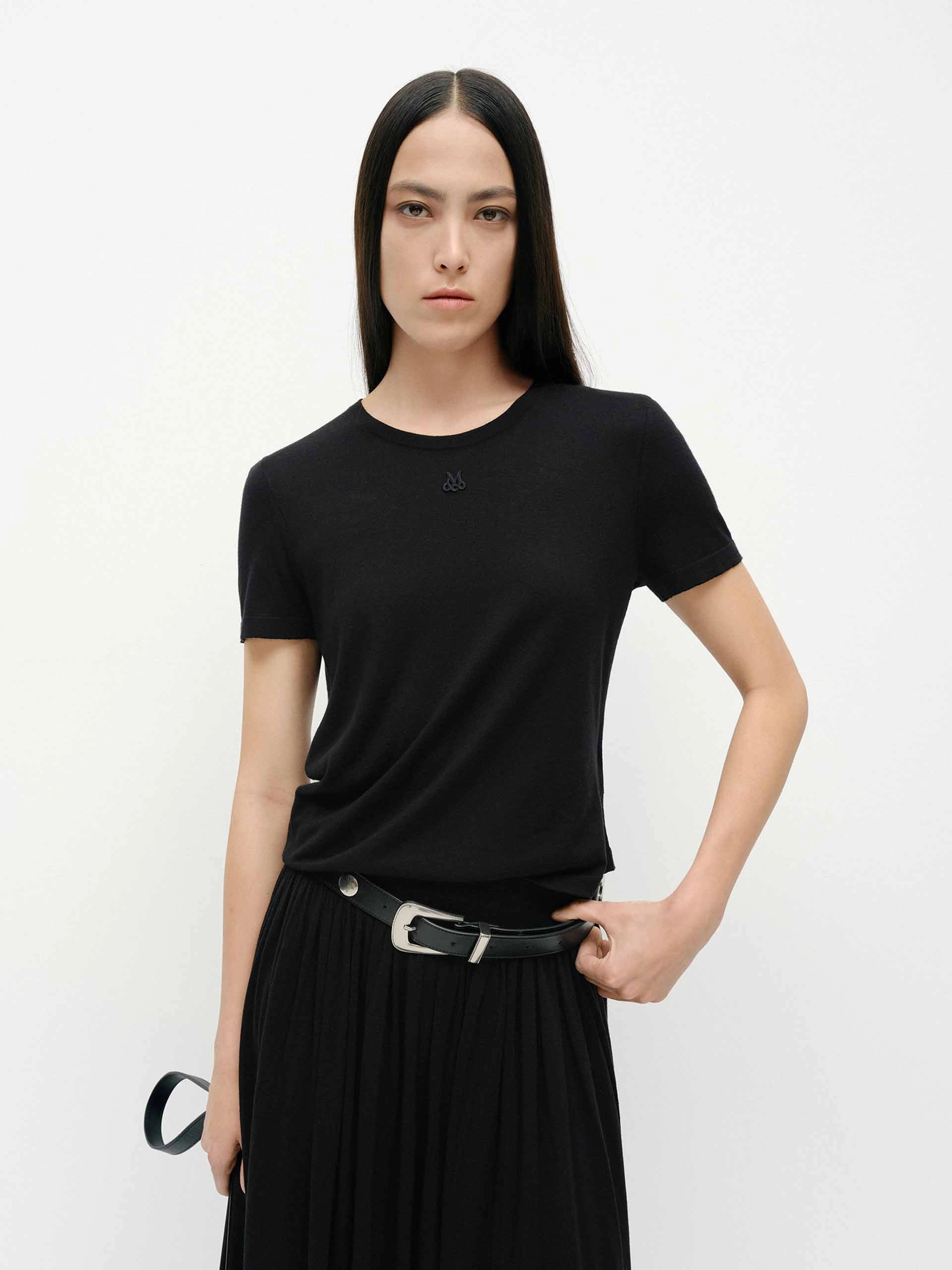 Asymmetric Hem Soft Top Odor Resistant Material Breathable Knitwear