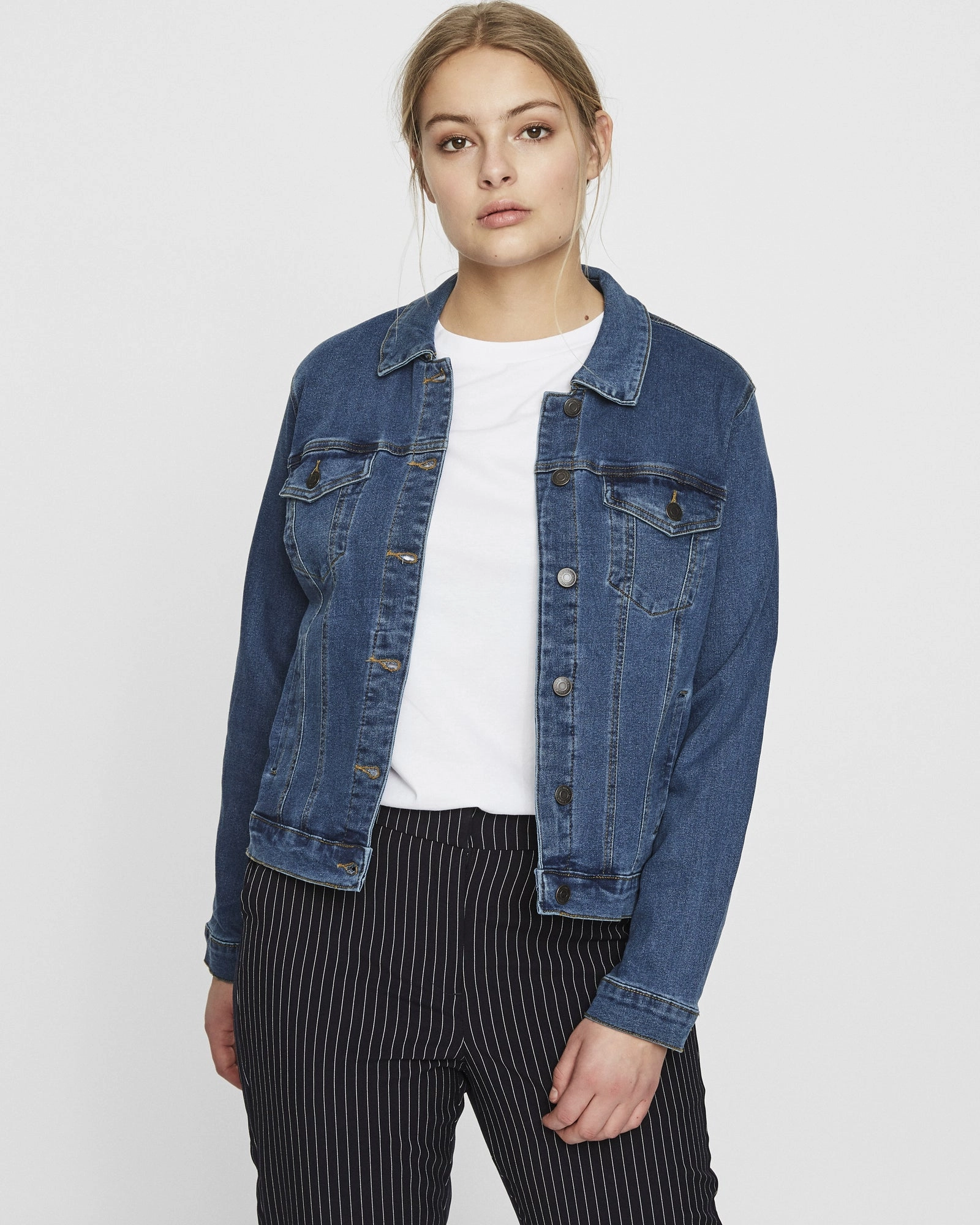 Base-layer Soya Denim Jacket | Medium Wash