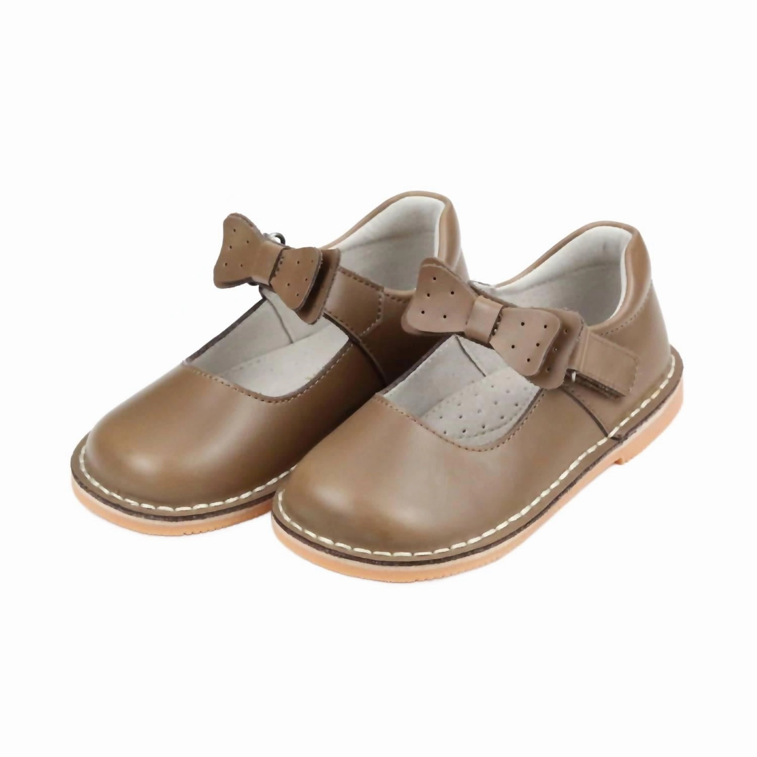 Center Walk Leather Finish Girl's Iris Bow Strap Mary Jane In Mocha