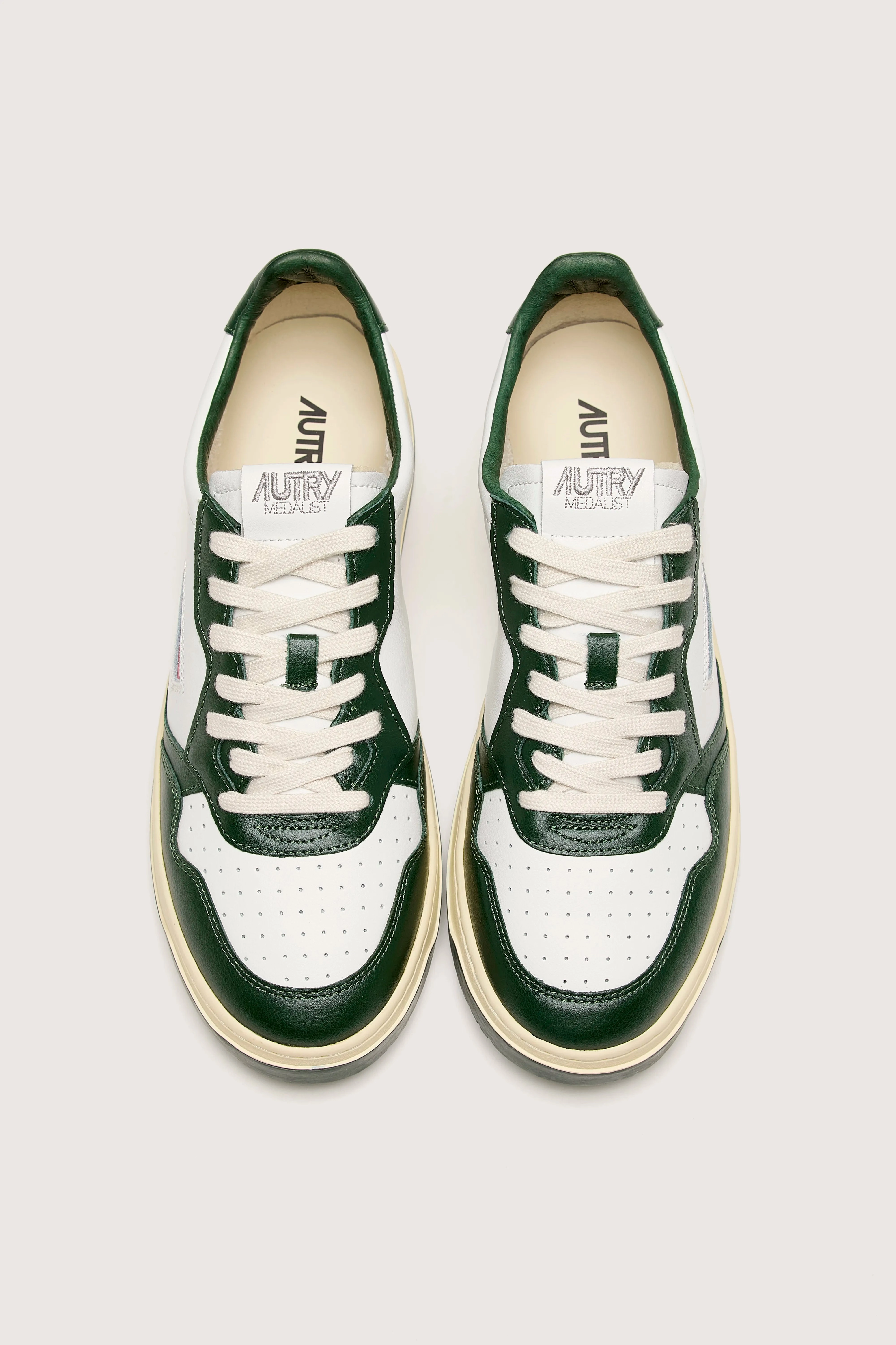 pin - decorated running shoes Torsion Control Shank Medalist Low Bicolor For Men (242 / M / GREEN)