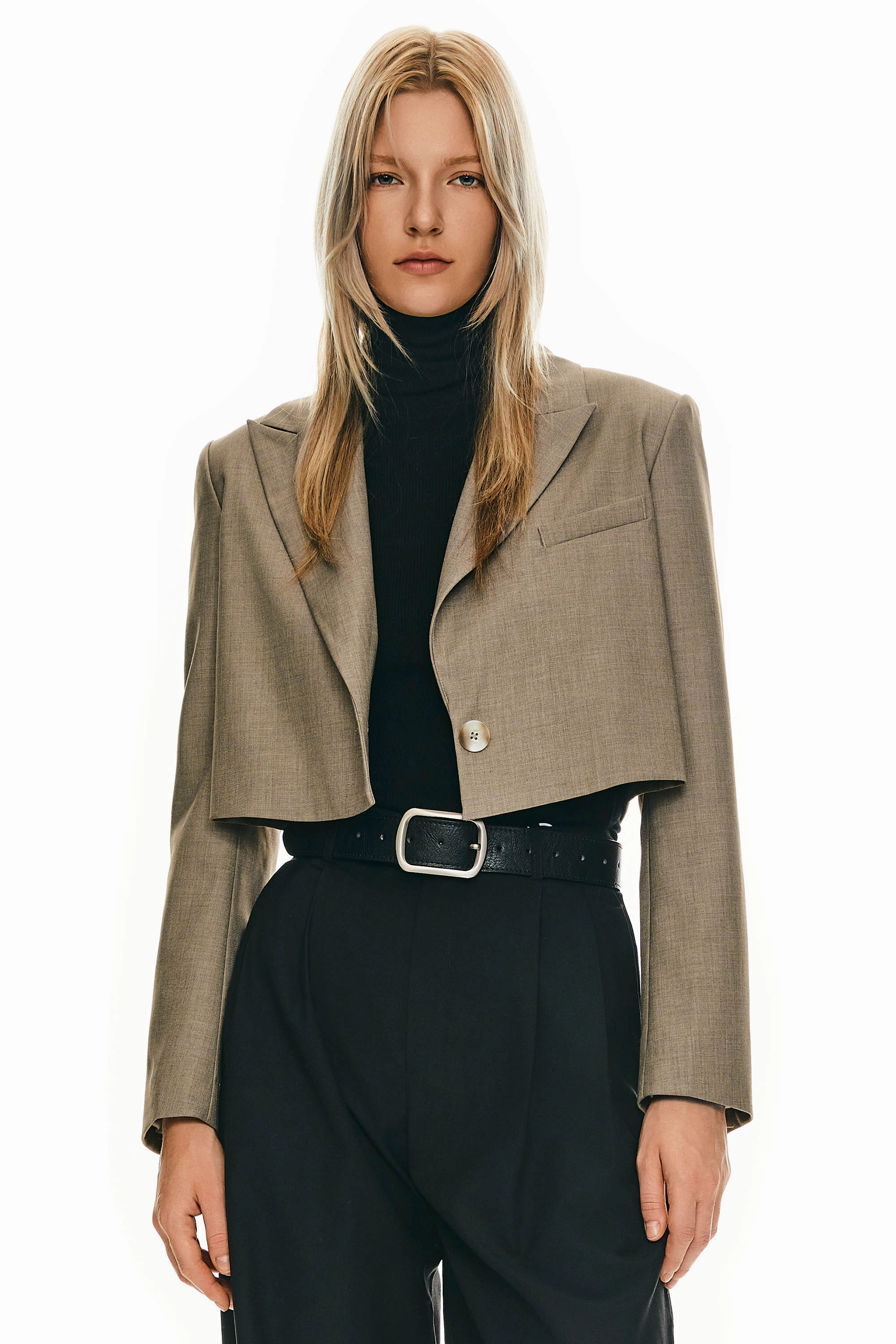 Sleek Wear Tailored Style Fit Long Sleeve Cropped Blazer Casual Business