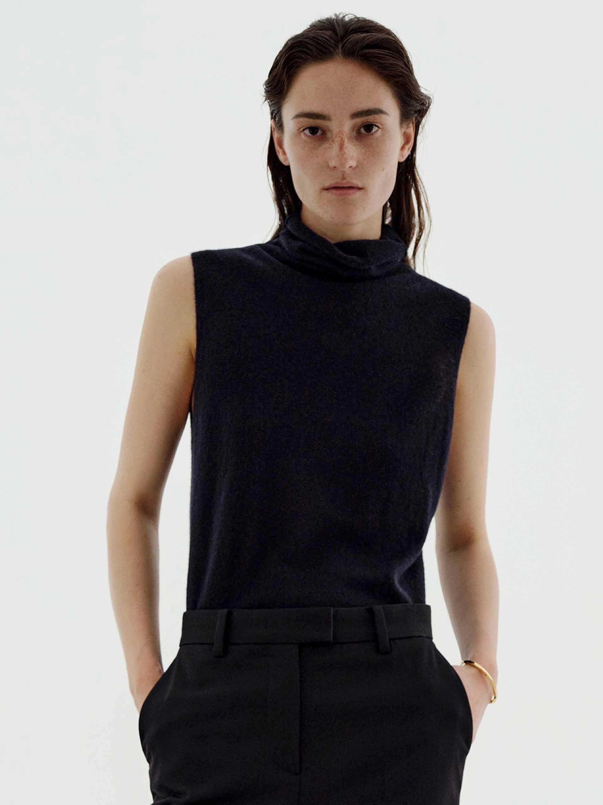 Slim Fit Design Winter Style Turtleneck Sleeveless Sweater