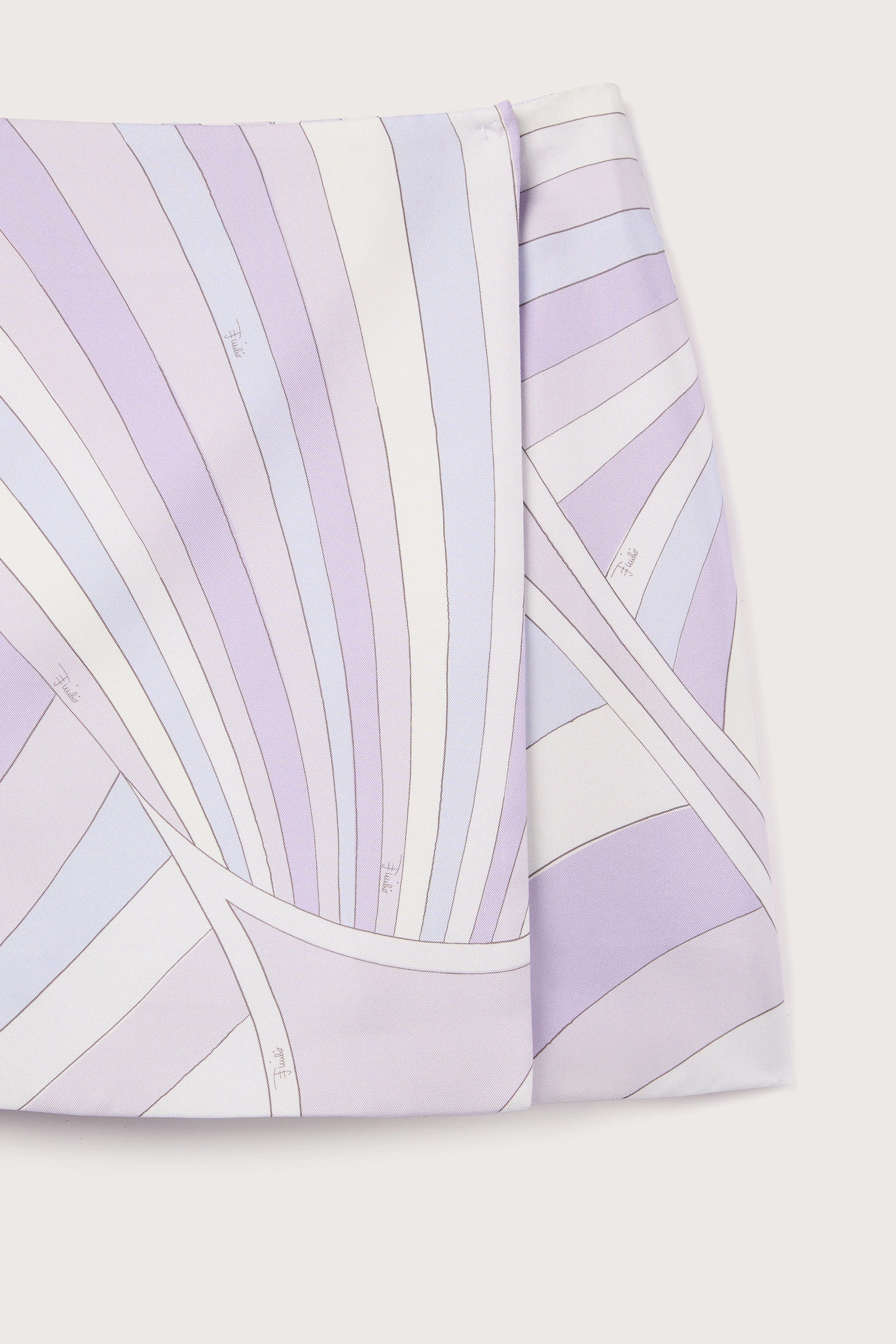 Soft Mood Ruching Details Iride Print Mini Wrap Skirt