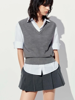 Comfy Material Cold-Weather Apparel V-neck Wool Knit Vest