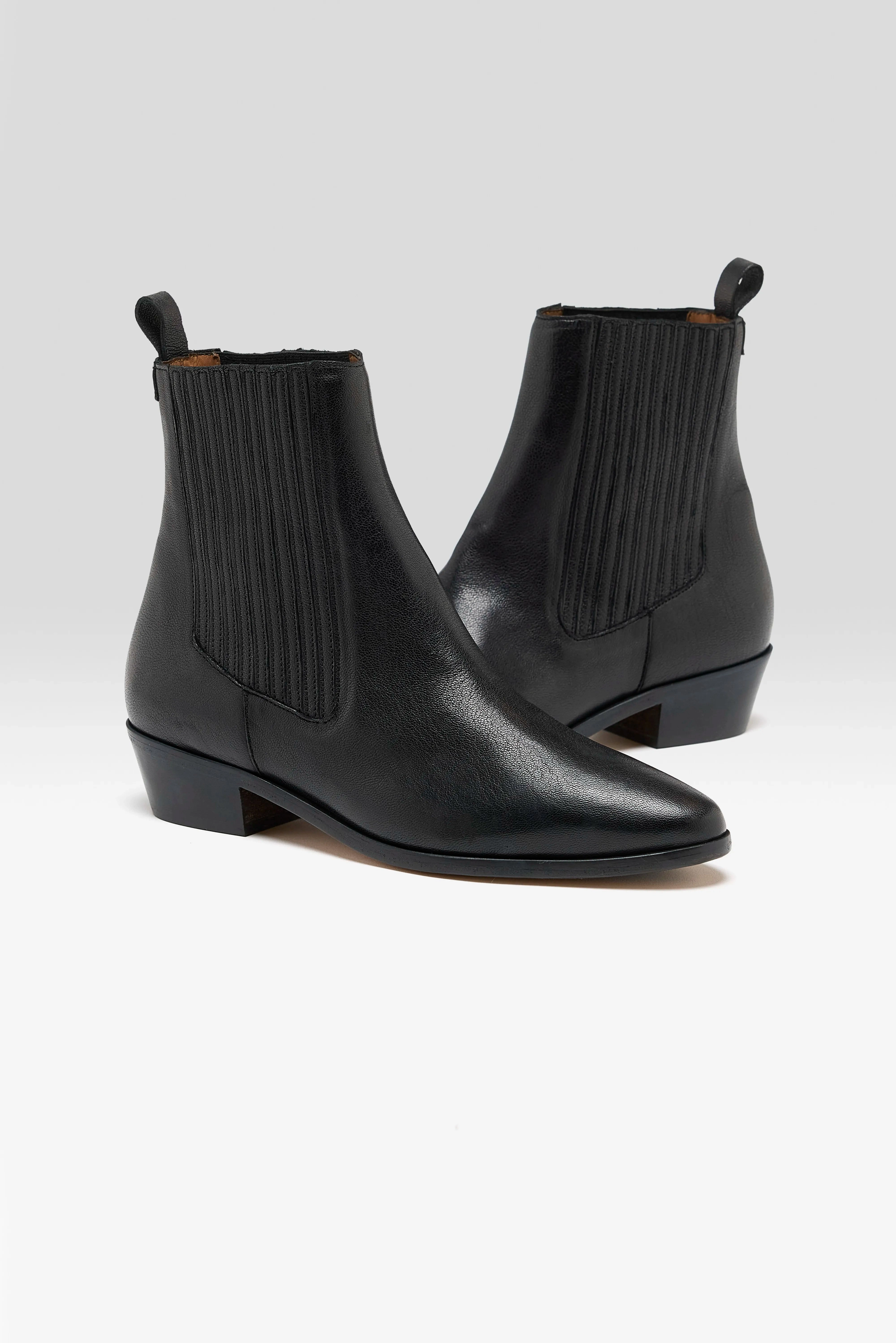 Teva Boots  (252 / W / BLACK) High-Quality Footwear