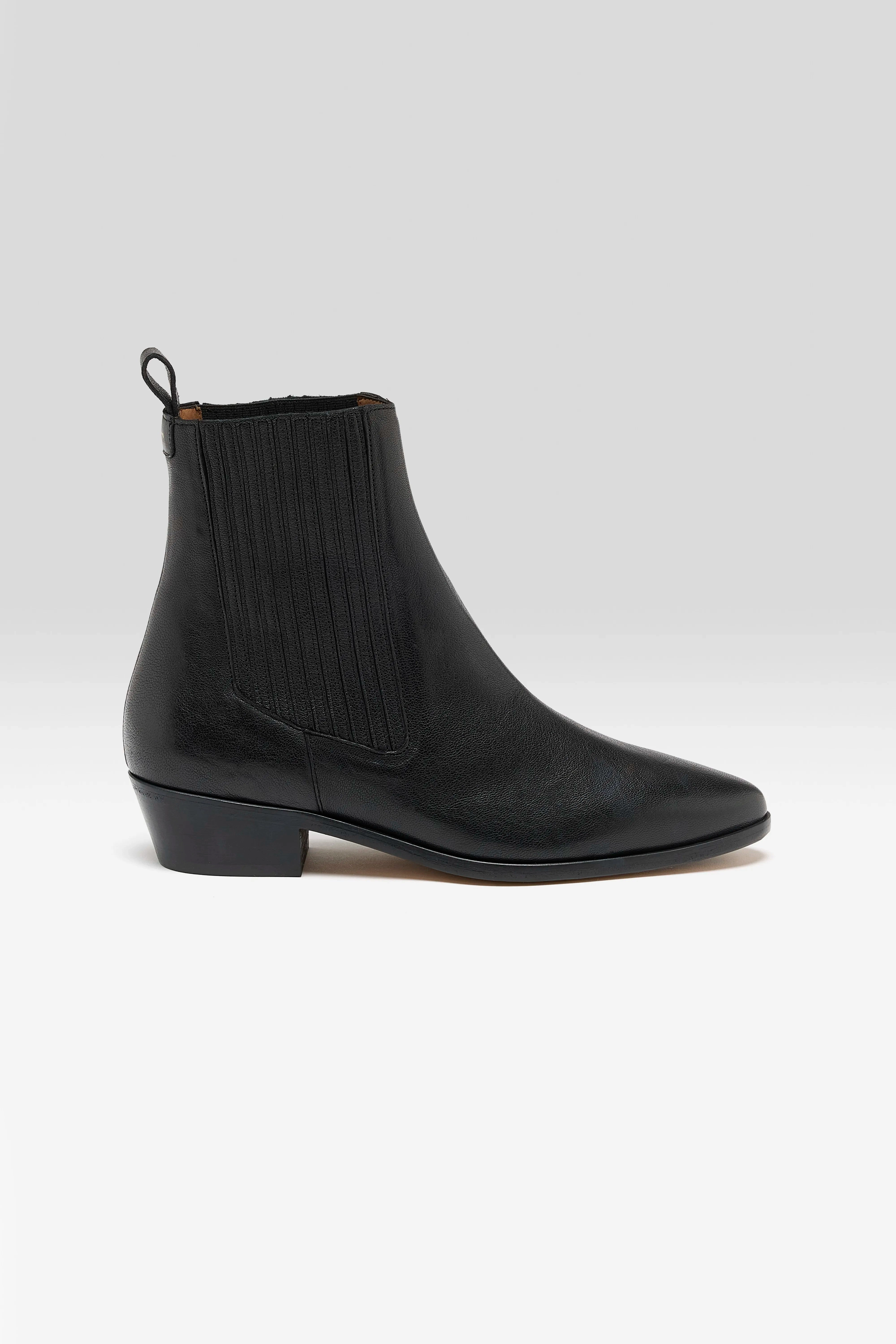 Protective Wear Grippy Outsole Remote Hiking Teva Boots  (252 / W / BLACK)